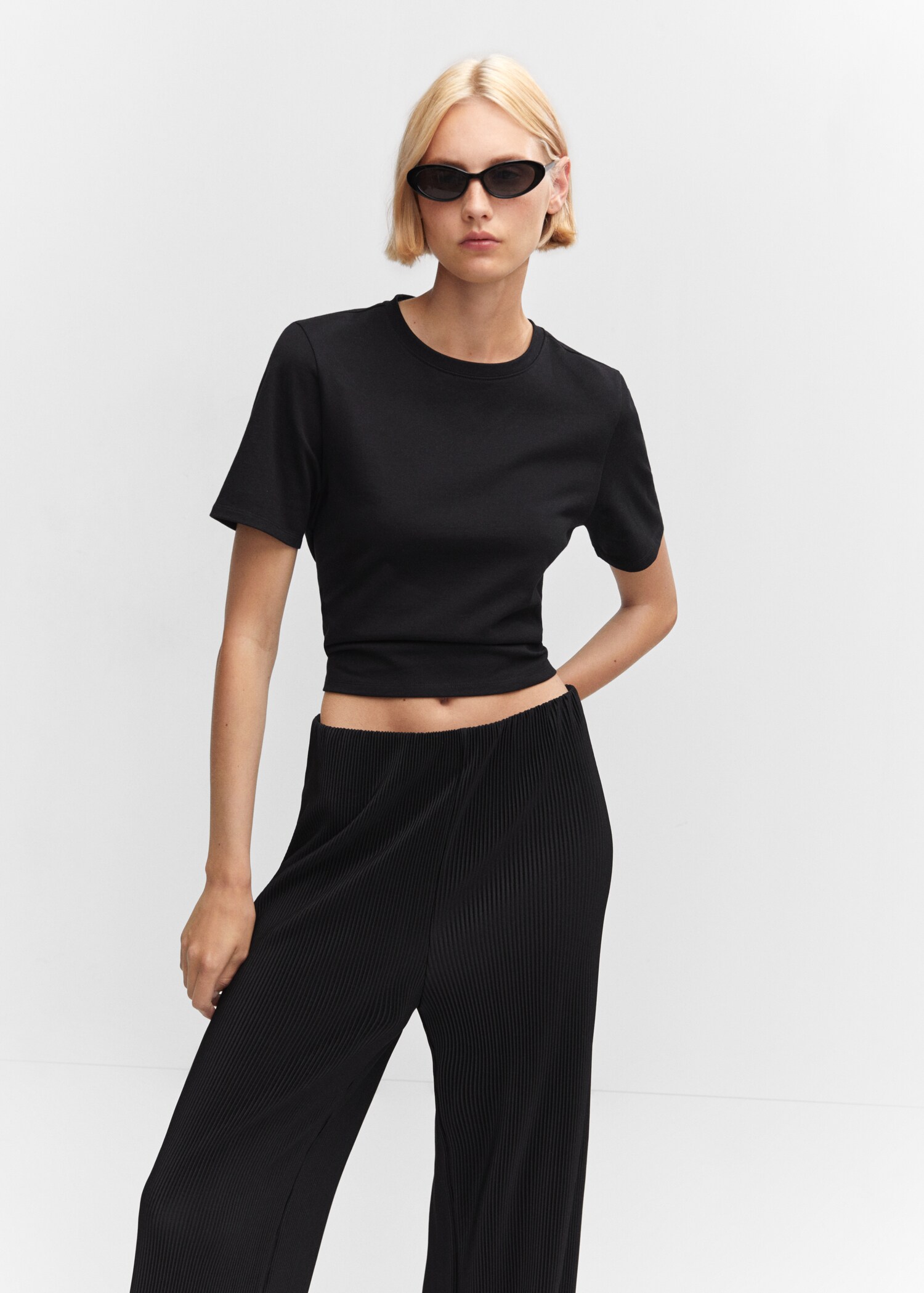 Pleated straight trousers - Details of the article 1
