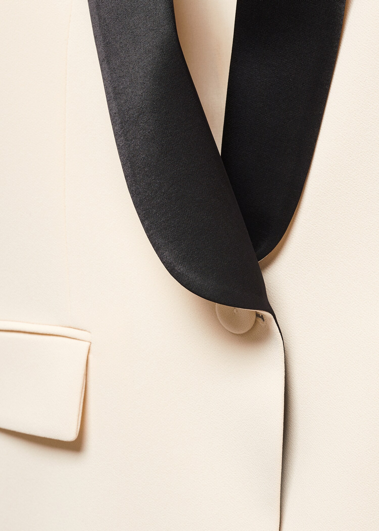 Contrast structured blazer with shawl collar  - Details of the article 8