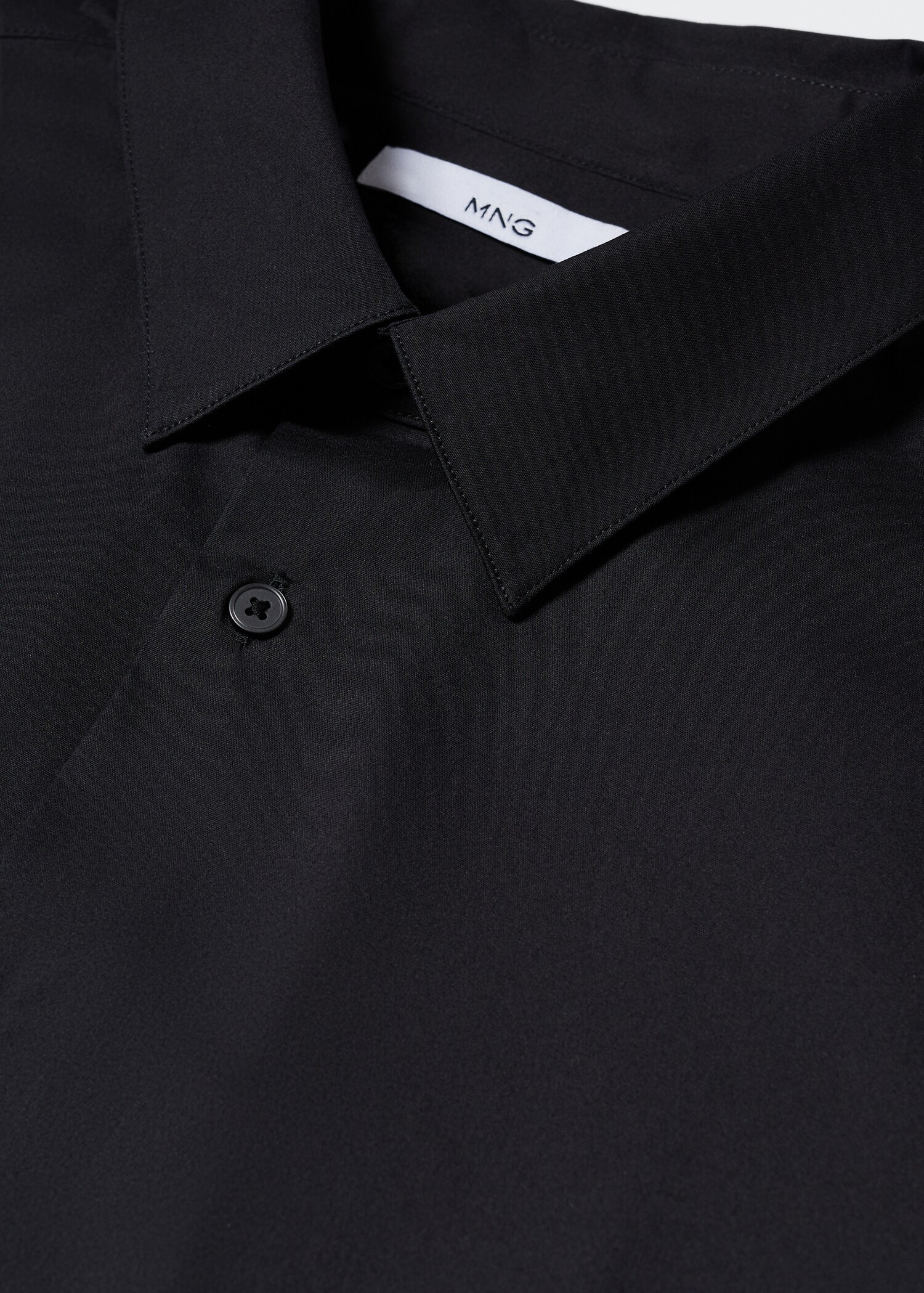 Pocketed cotton overshirt - Detailed view of the collar