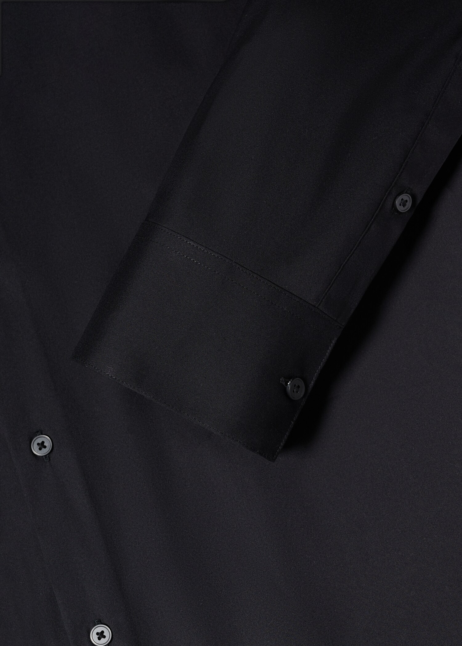 Pocketed cotton overshirt - Detailed view of the cuff
