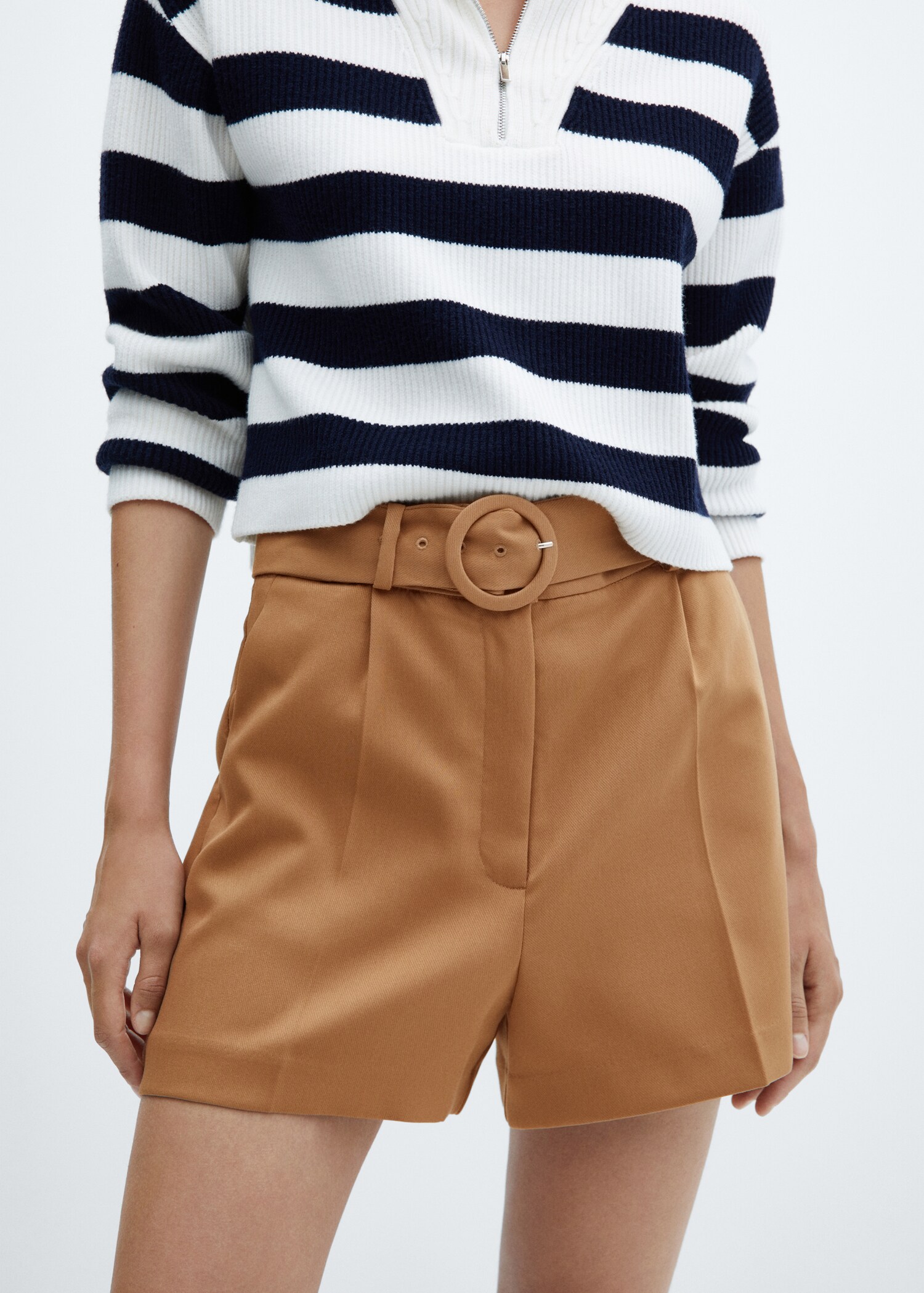Paperbag shorts with belt - Details of the article 6