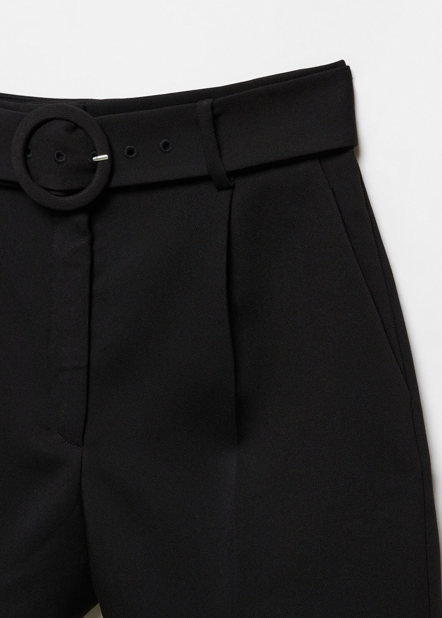 Paperbag shorts with belt - Details of the article 8
