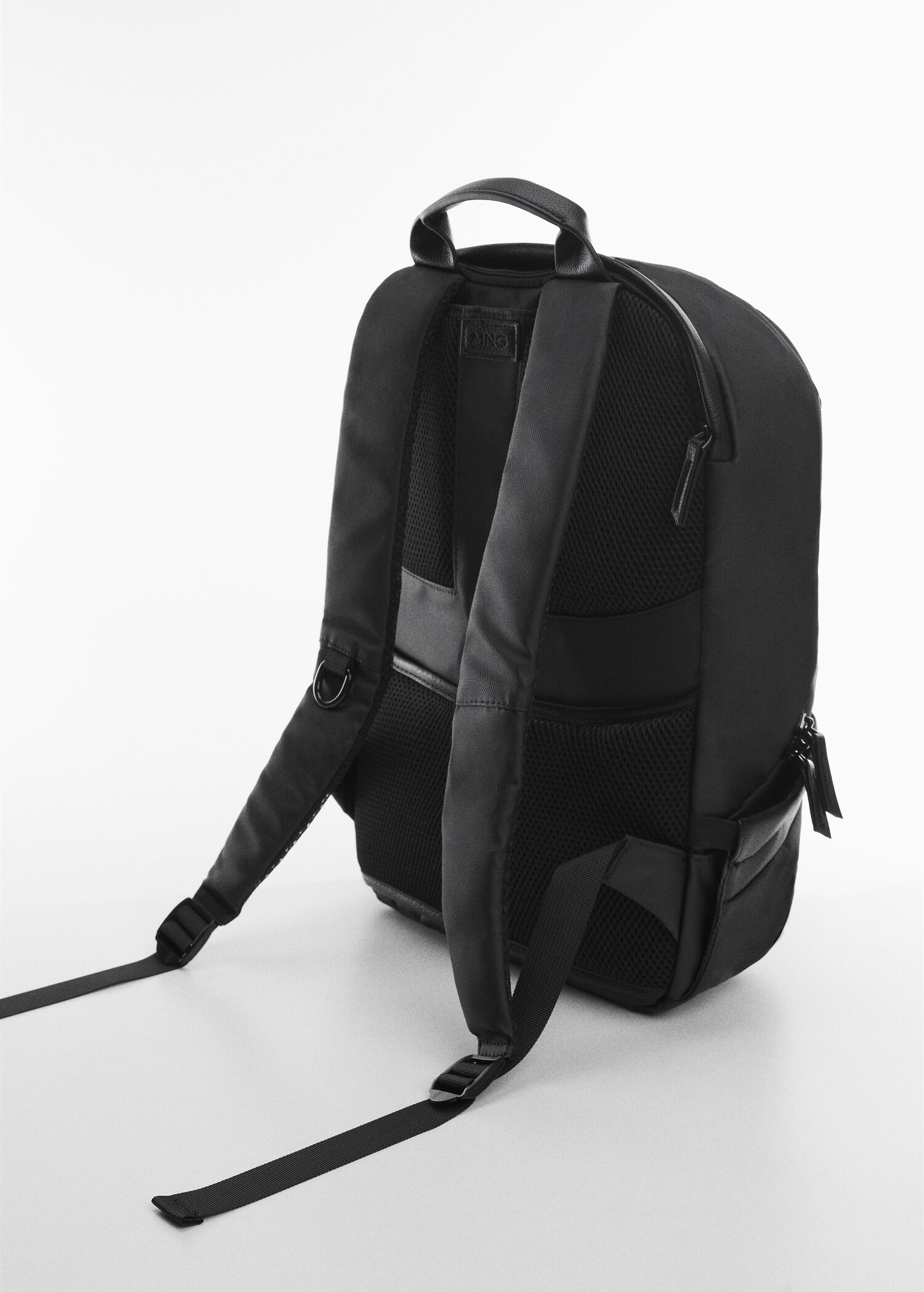 Backpack with leather-effect details - Details of the article 1