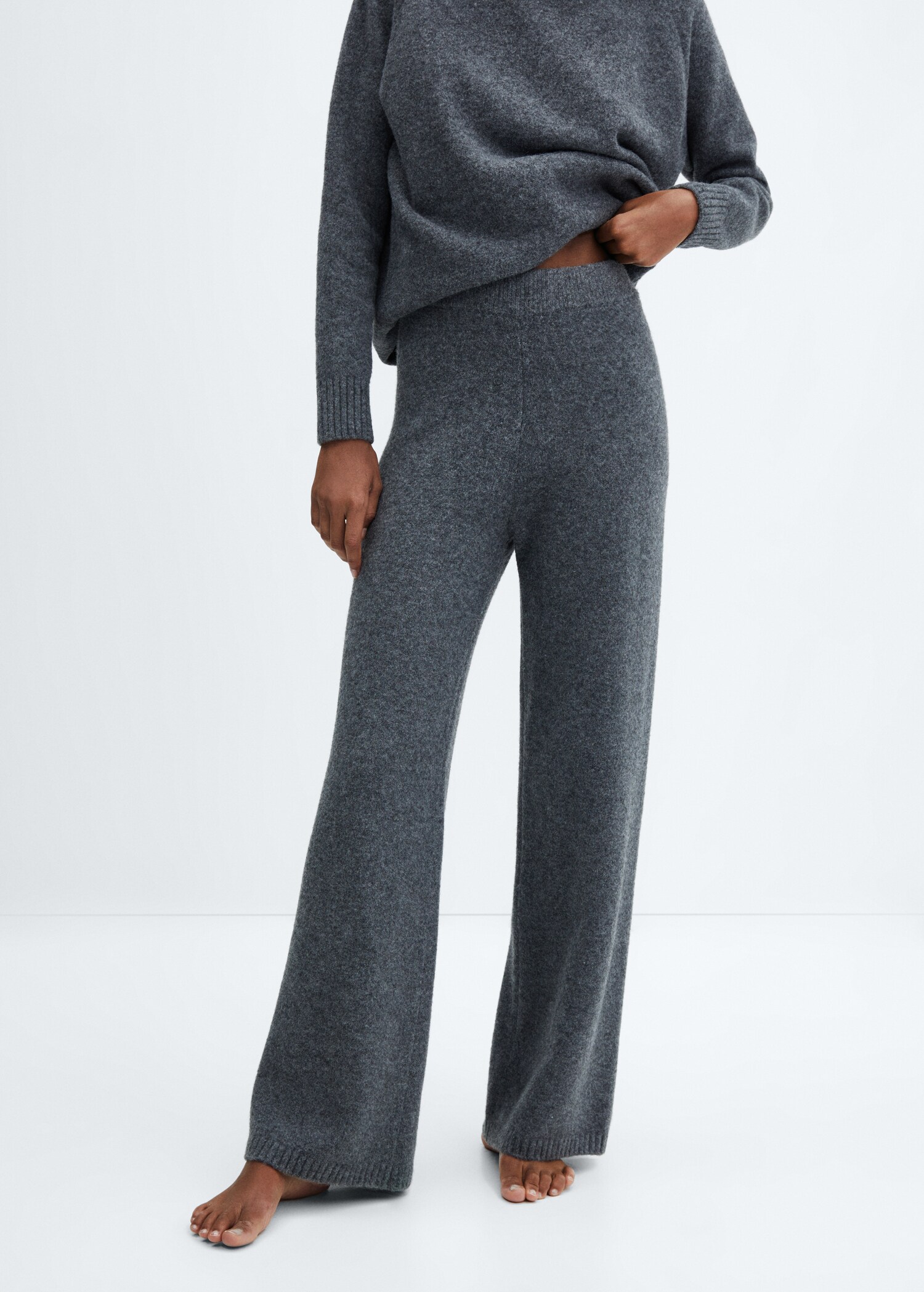 Straight knitted trousers - Medium plane