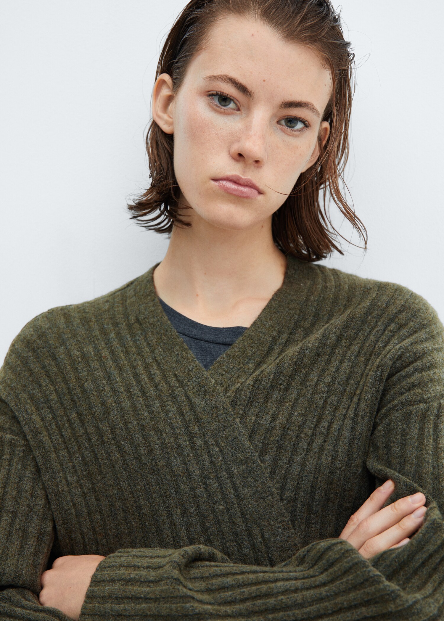 Cardigan with patch pocket - Details of the article 1