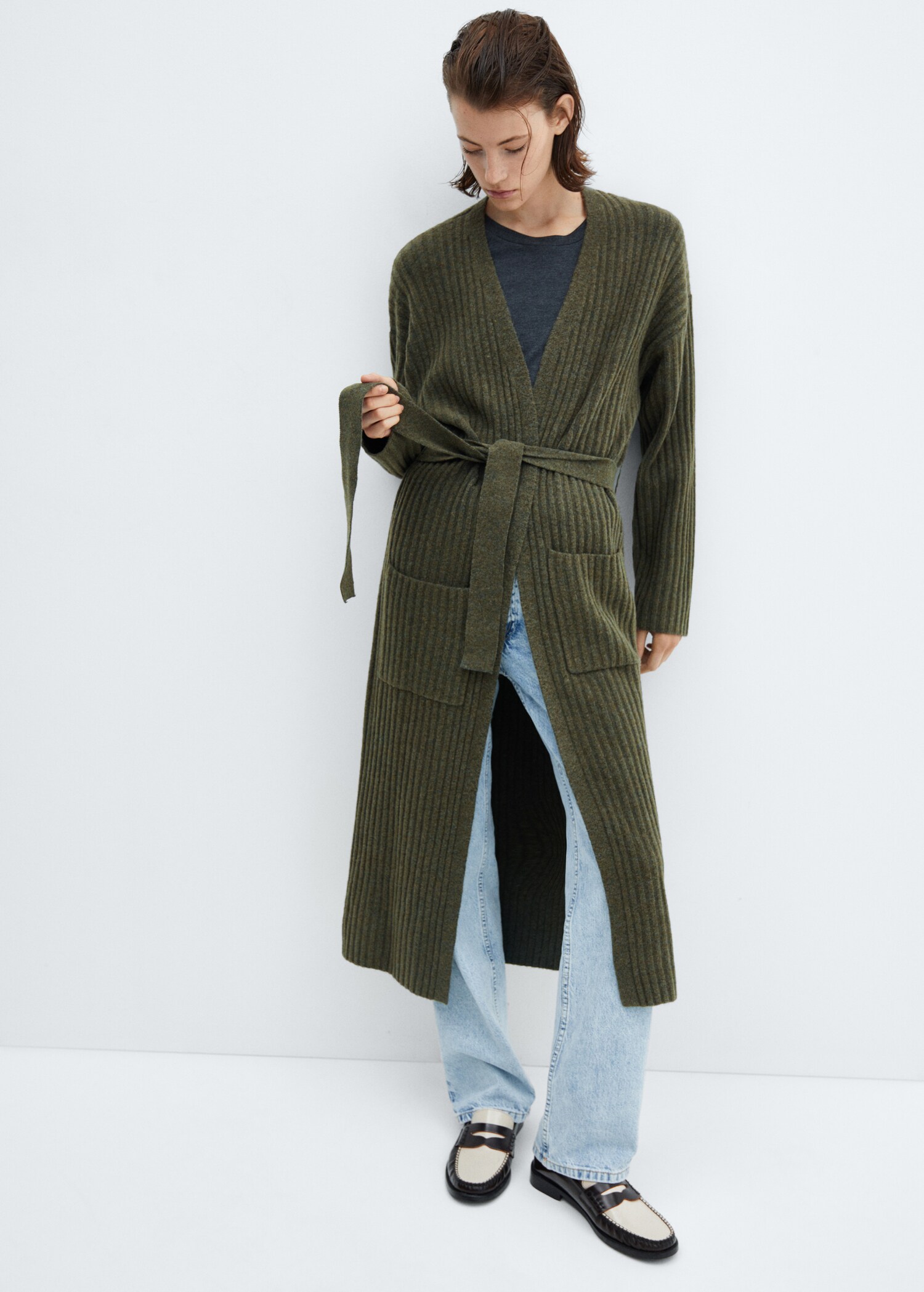 Cardigan with patch pocket - Details of the article 2