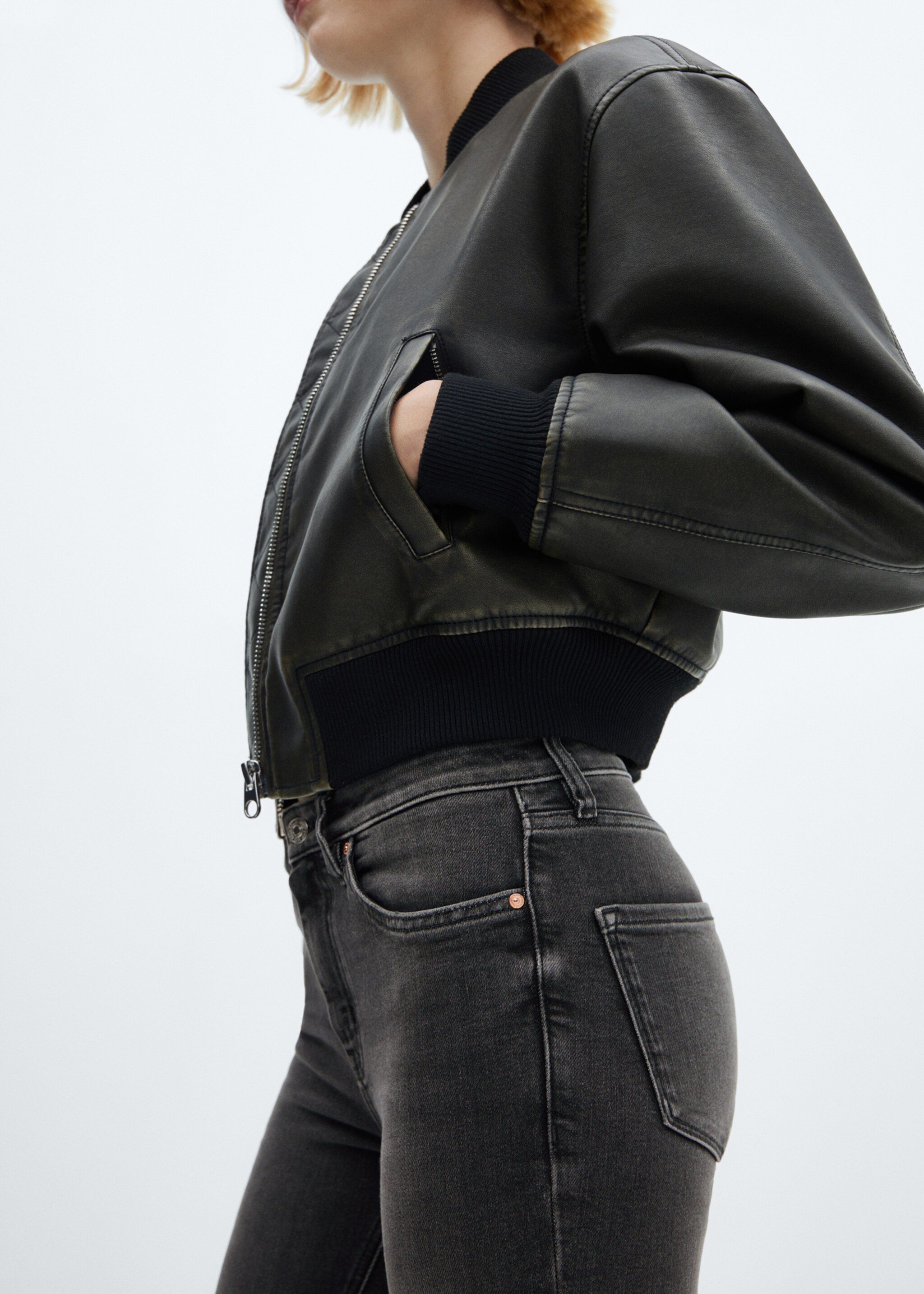 Skinny cropped jeans - Details of the article 6, Open Grey. Ref: 57085957-00.