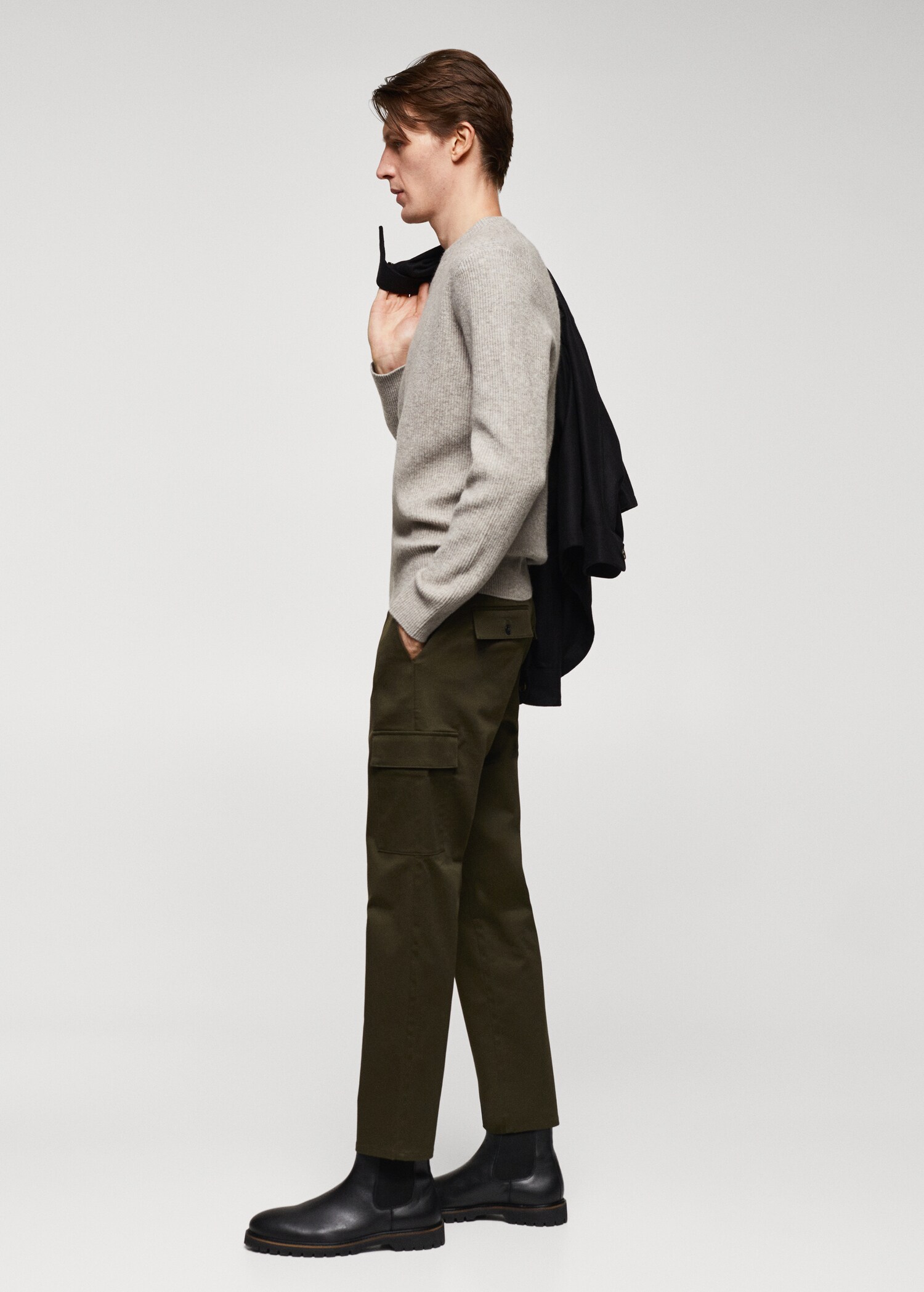 Slim-fit cotton cargo trousers - Details of the article 2