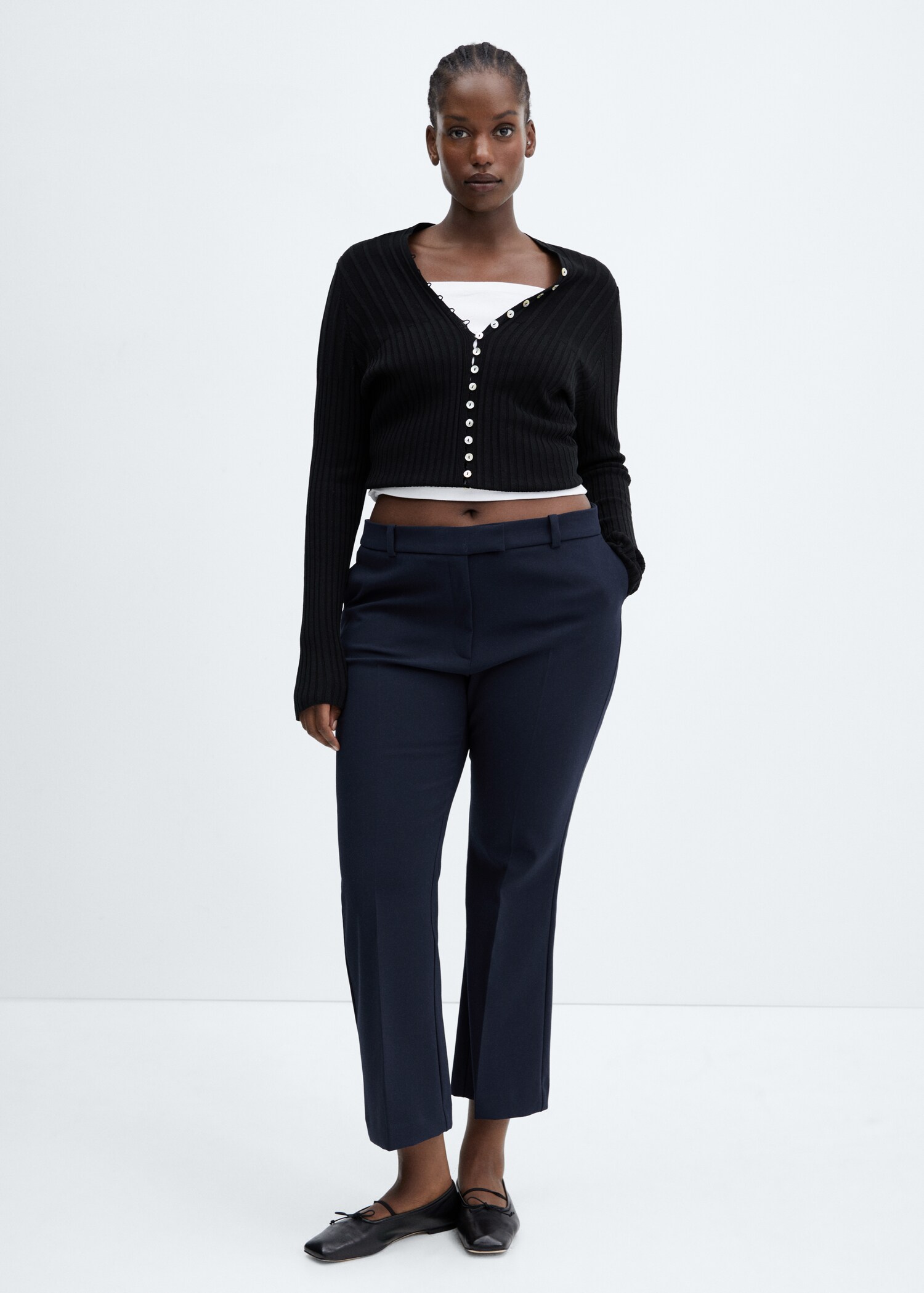 Cropped flared trousers - Details of the article 3