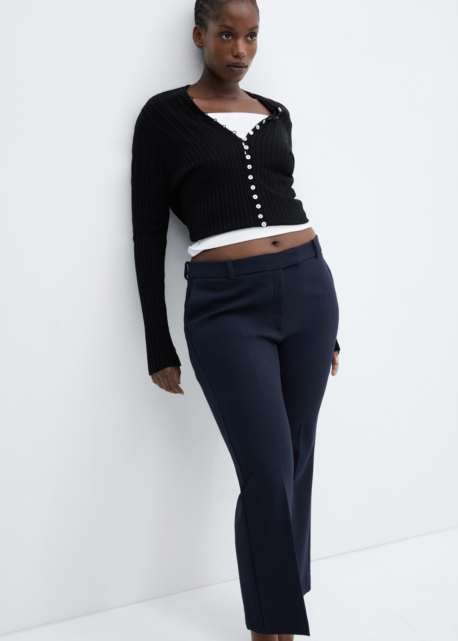 Cropped flared trousers - Details of the article 4