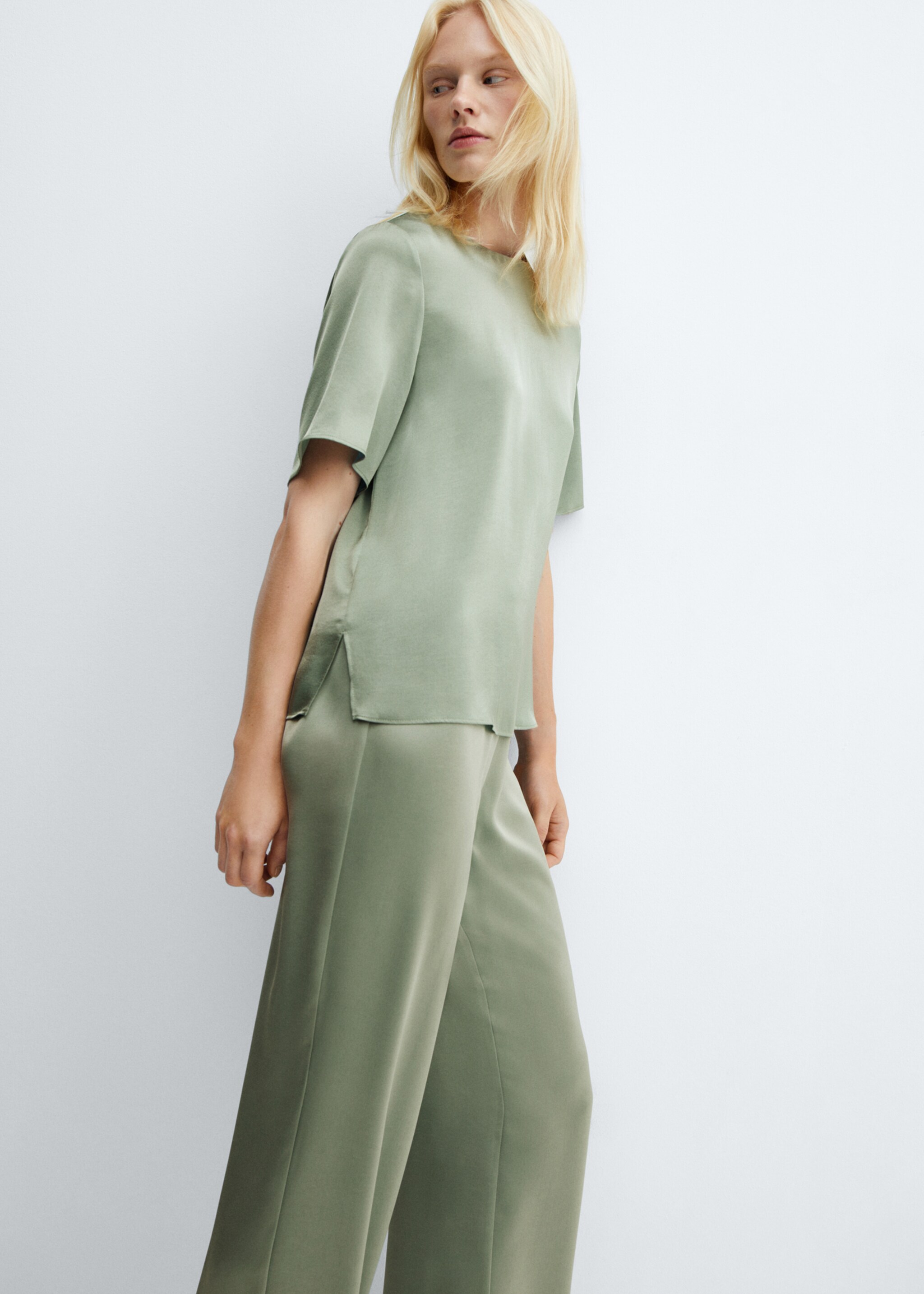 Satin blouse - Details of the article 2, Pastel Green. Ref: 57085976-00.