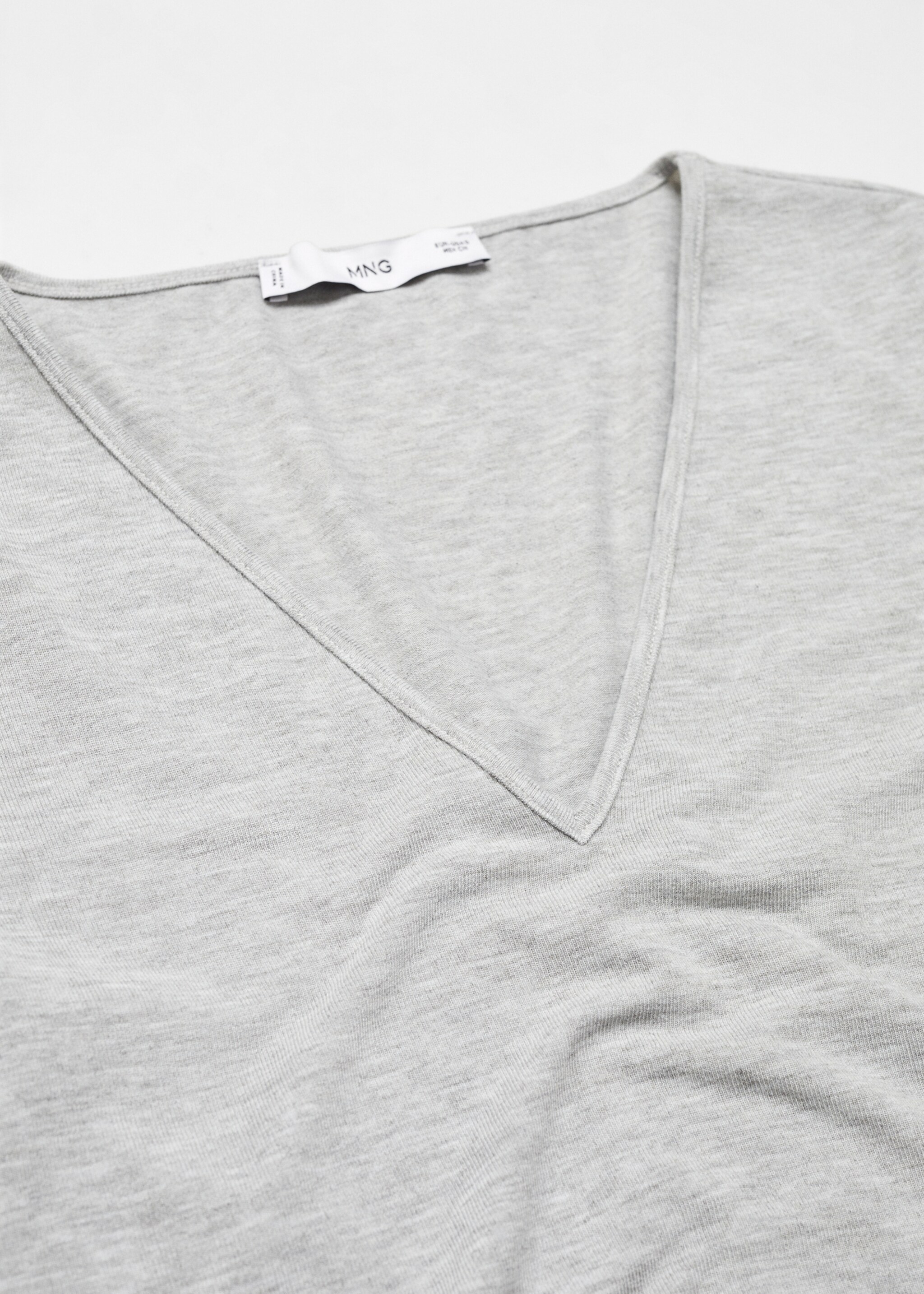 Camiseta escote pico - Detalle del artículo 8