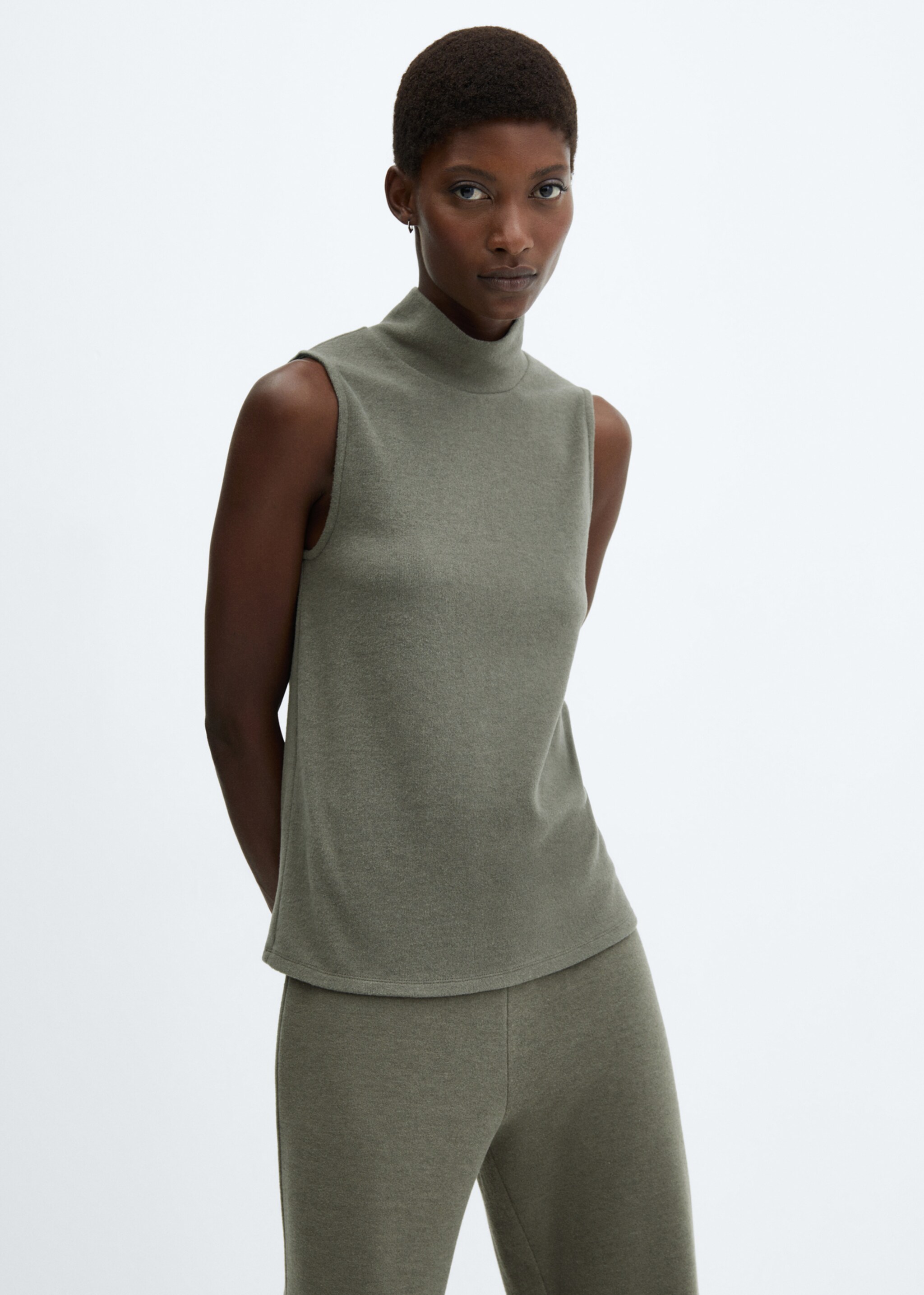 Turtleneck knitted top - Medium plane, Khaki. Ref: 57085989-00.