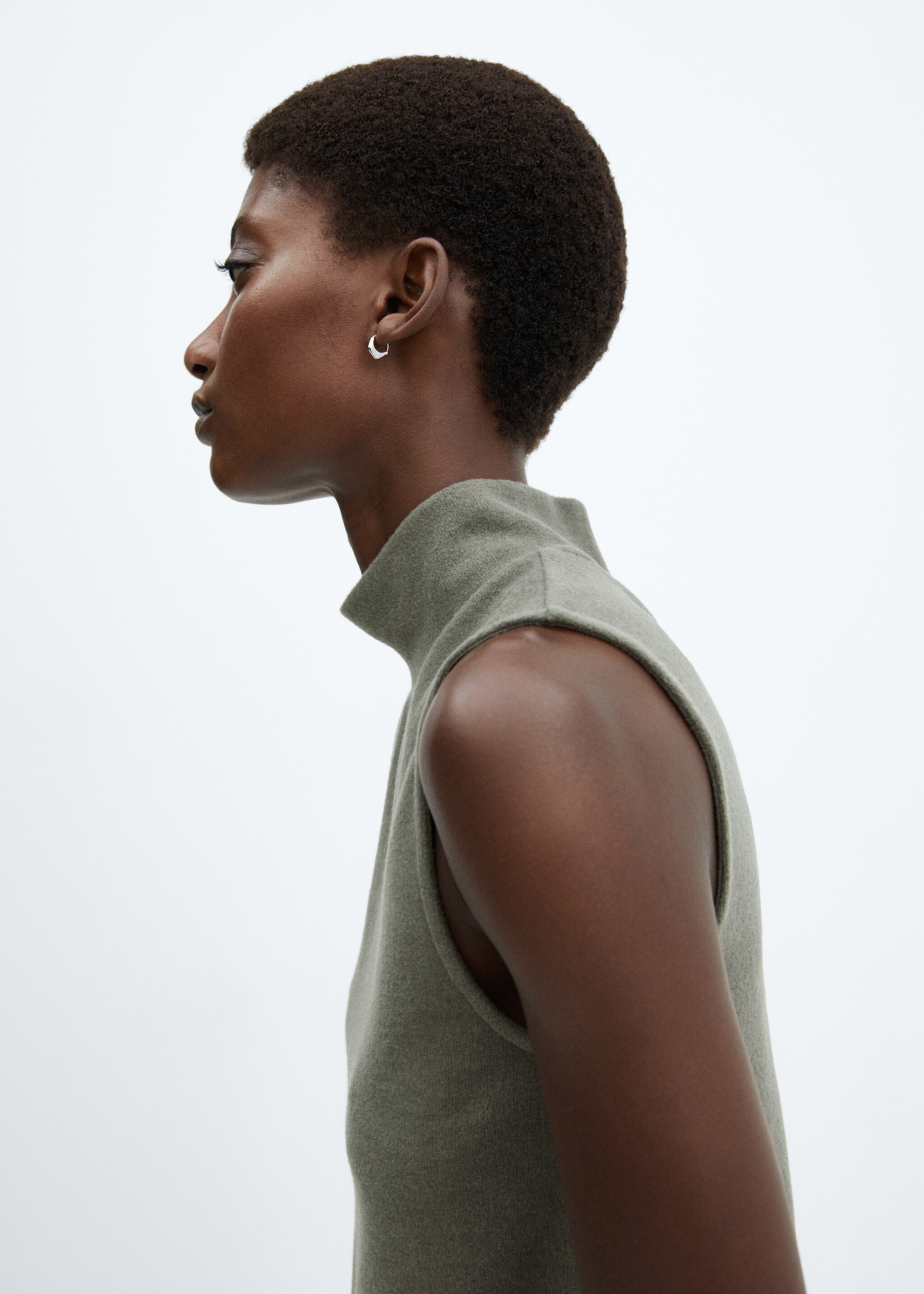 Turtleneck knitted top - Details of the article 1, Khaki. Ref: 57085989-00.