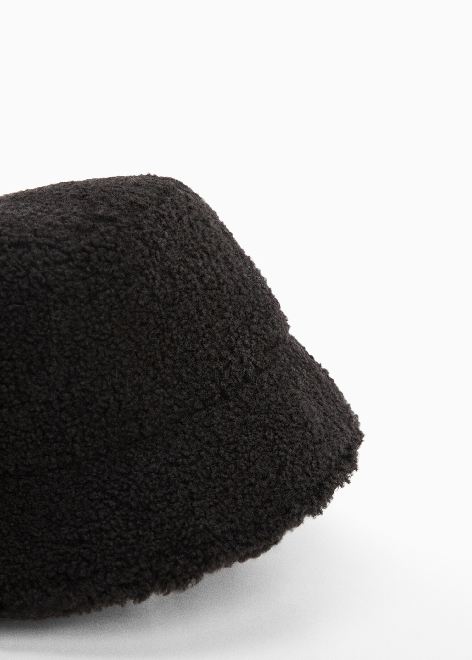 Gorro bucket pelo - Plano medio