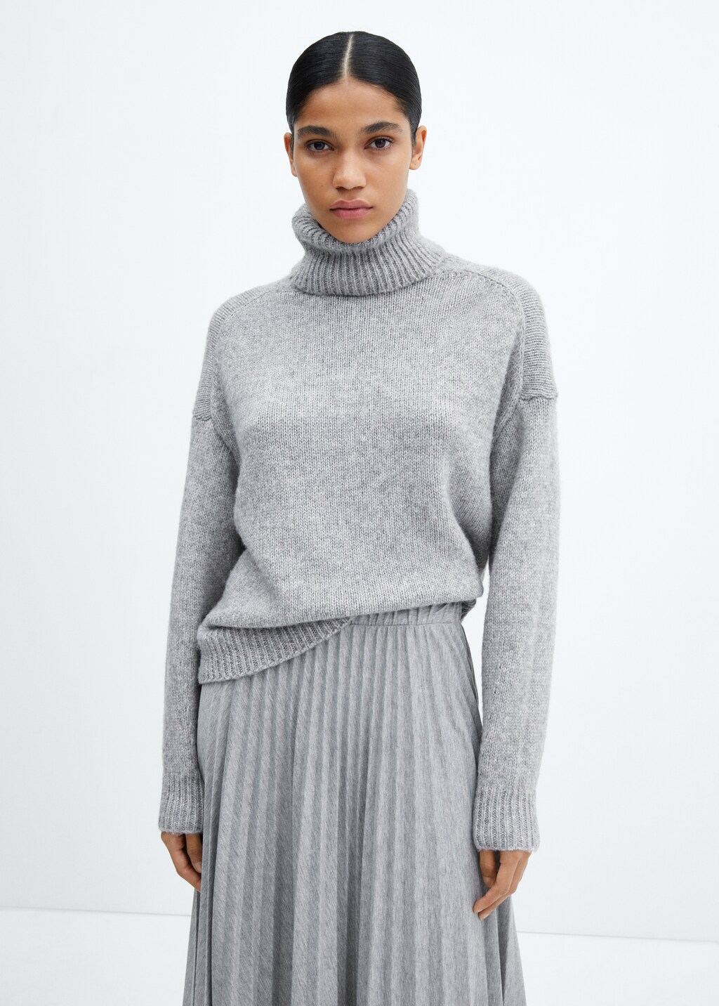 Jupe evasee plissee Femme MANGO OUTLET Luxembourg