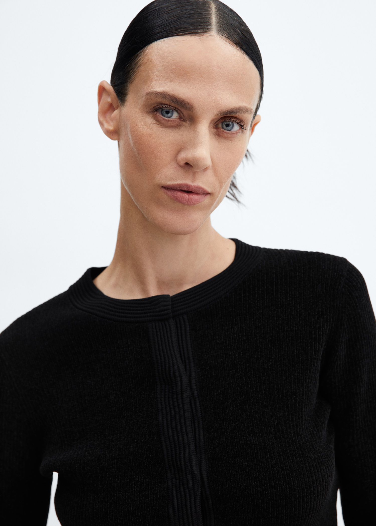 Chenille knitted cardigan - Details of the article 1