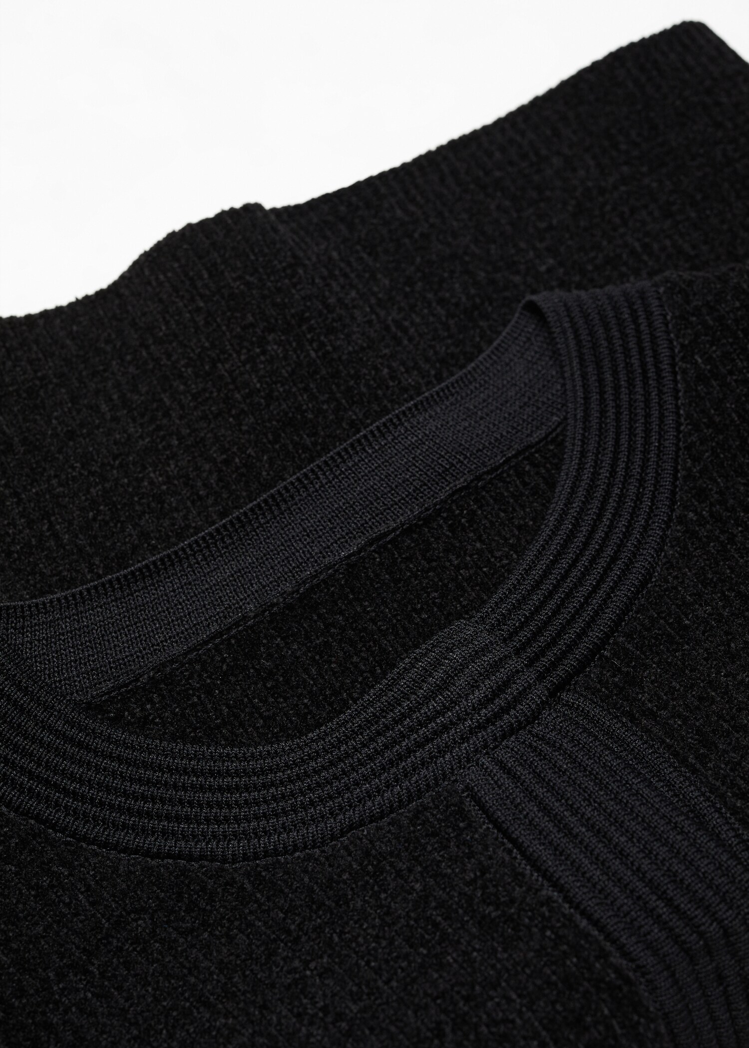 Chenille knitted cardigan - Details of the article 8