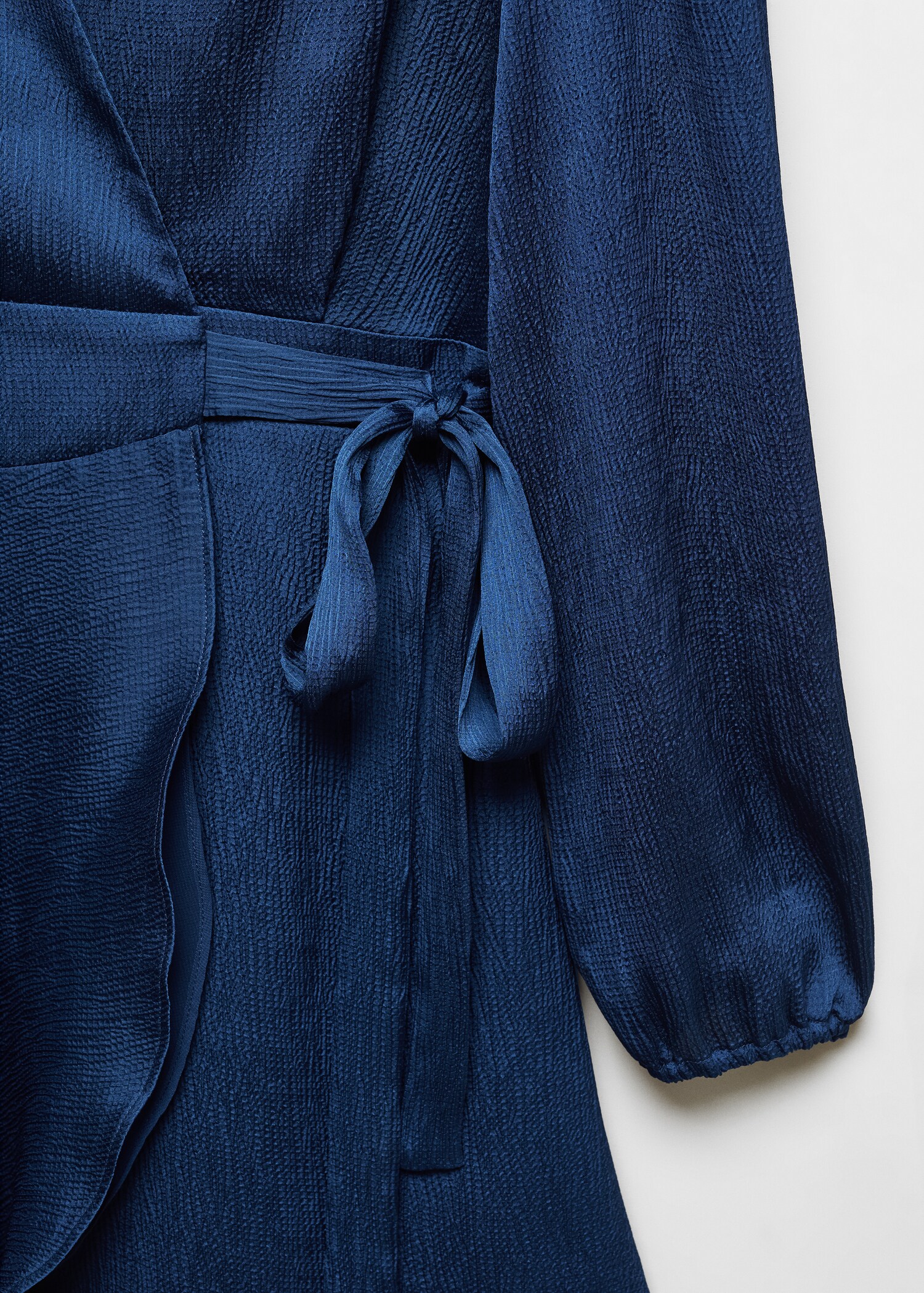 Flowy wrap dress - Details of the article 8