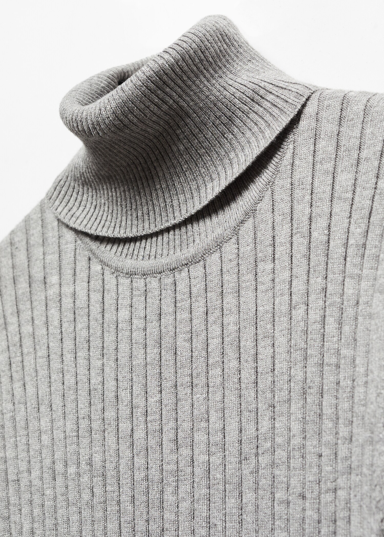 Turtleneck ribbed midi-dress - Details of the article 8