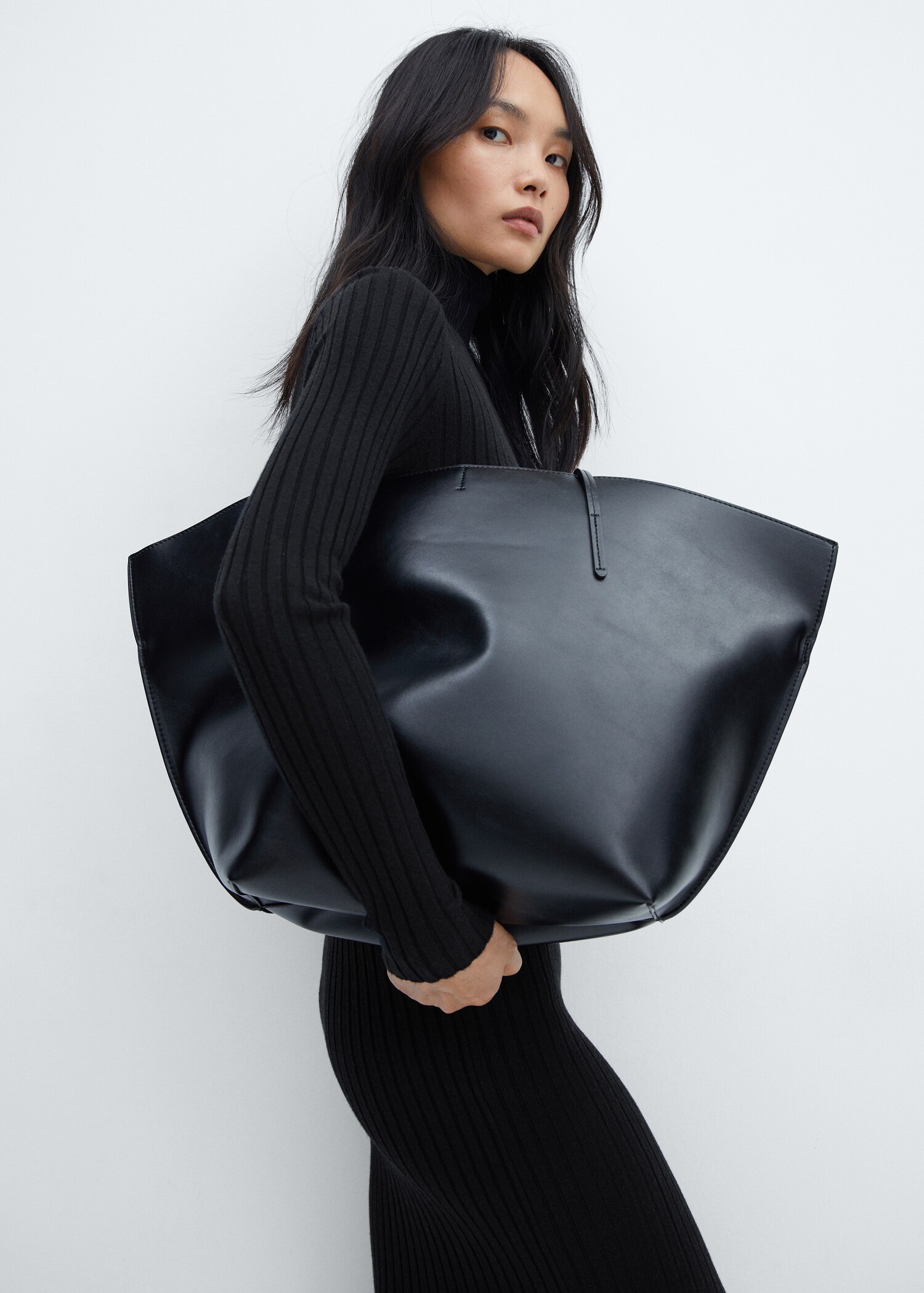 Turtleneck ribbed midi-dress - Details of the article 2