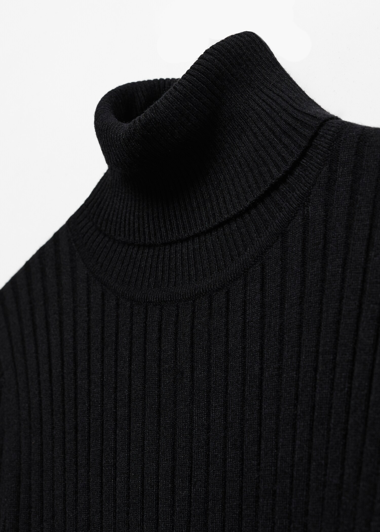 Turtleneck ribbed midi-dress - Details of the article 8