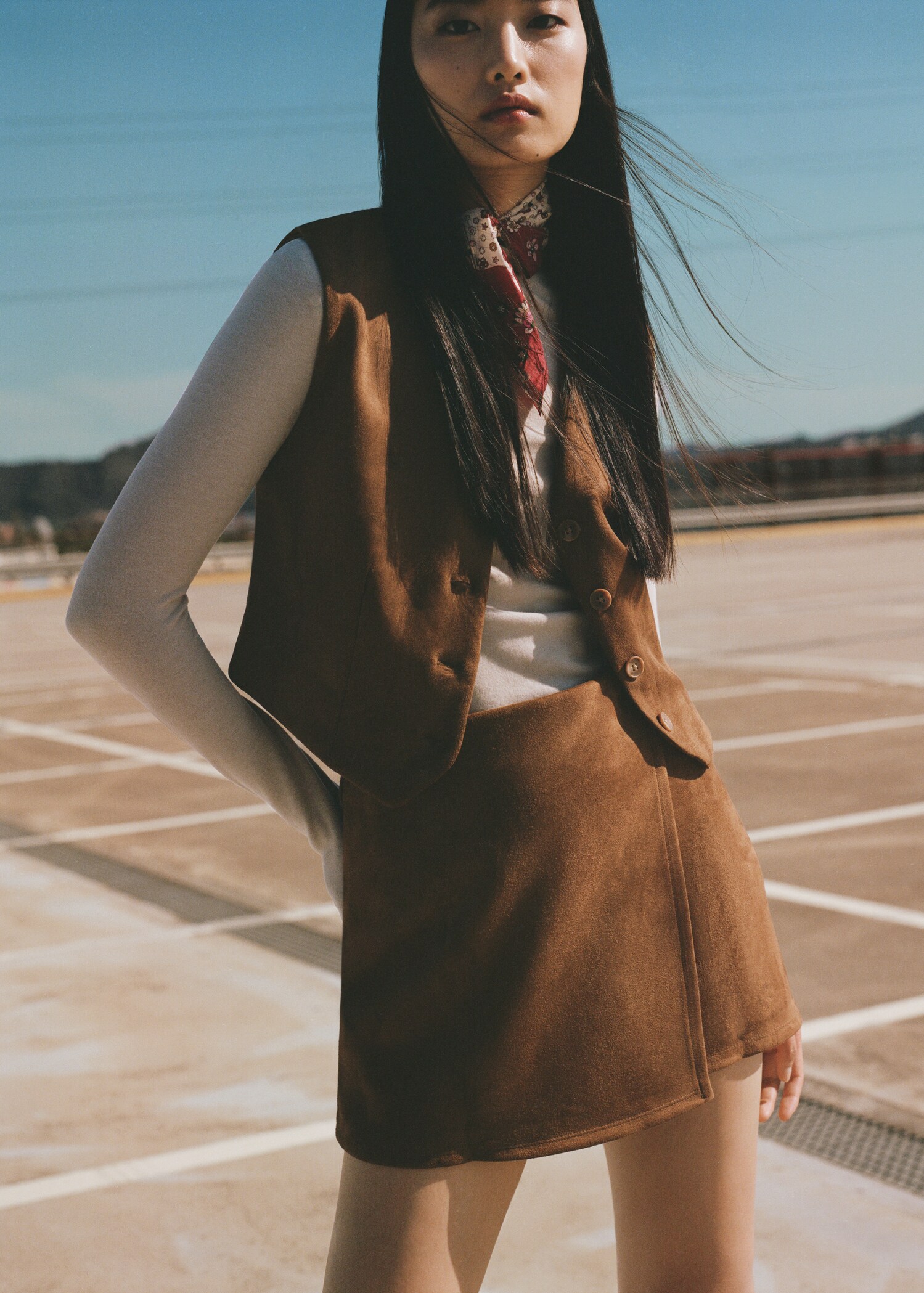 Suede mini-skirt - Details of the article 7