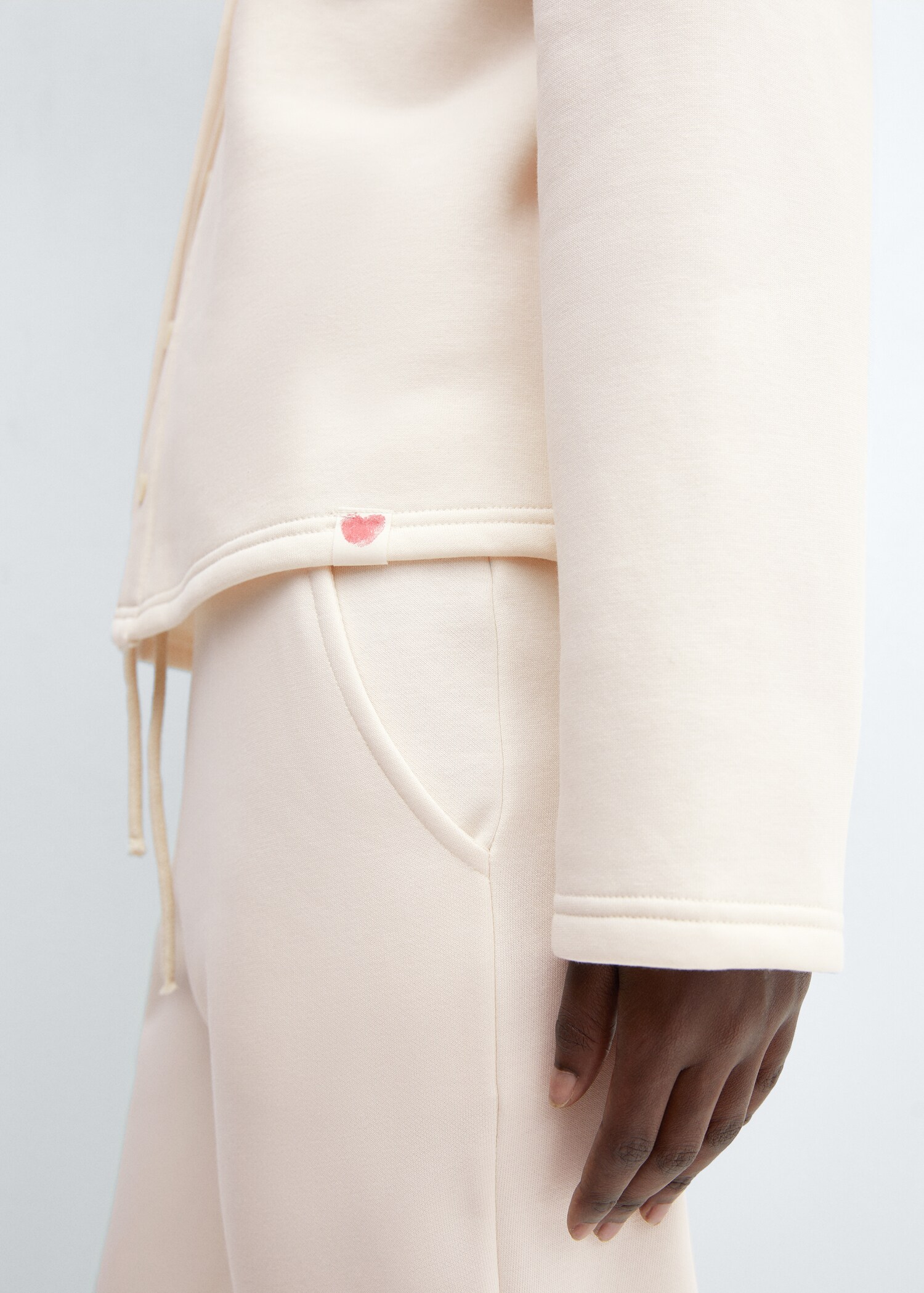 Solidarisches Sweatshirt mit Knöpfen - Detail des Artikels 6