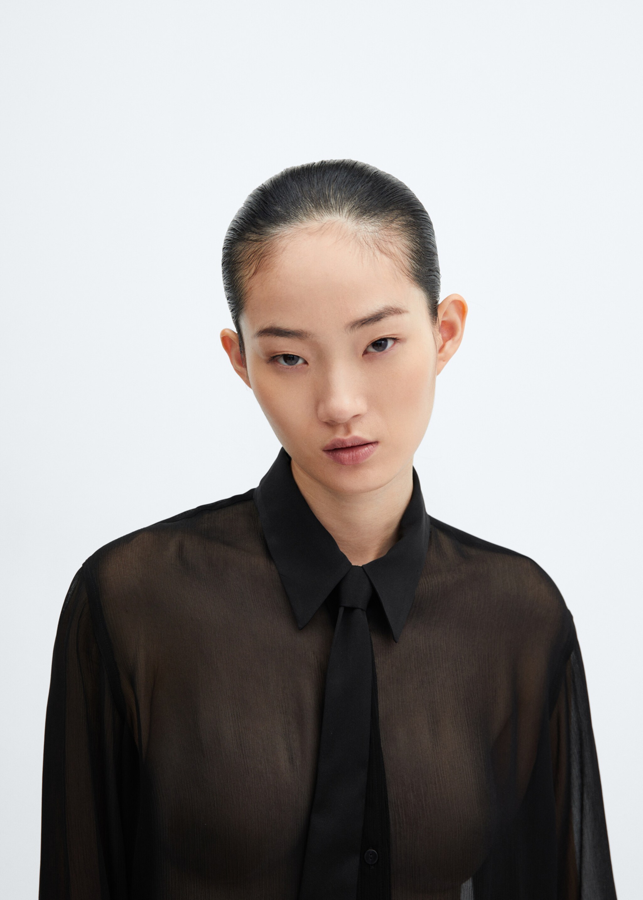 Tie shirt with satin details - Details of the article 1, Black. Ref: 57087757-00.