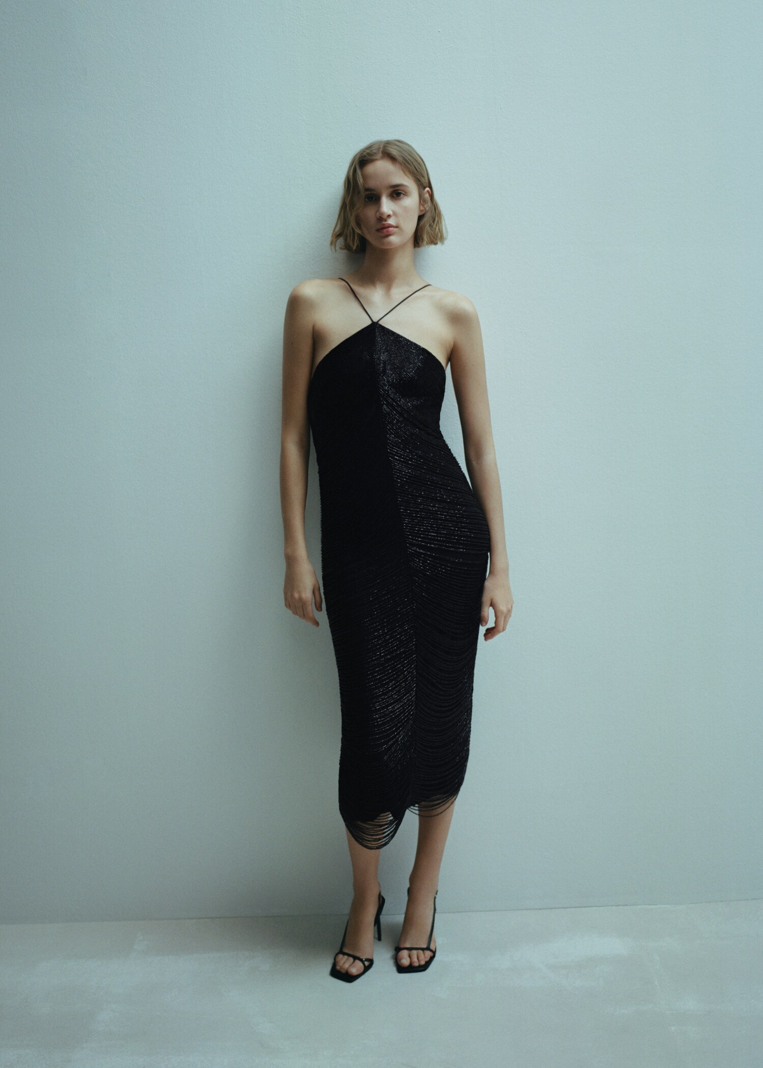 Neckholderkleid mit Pailletten - Detail des Artikels 6