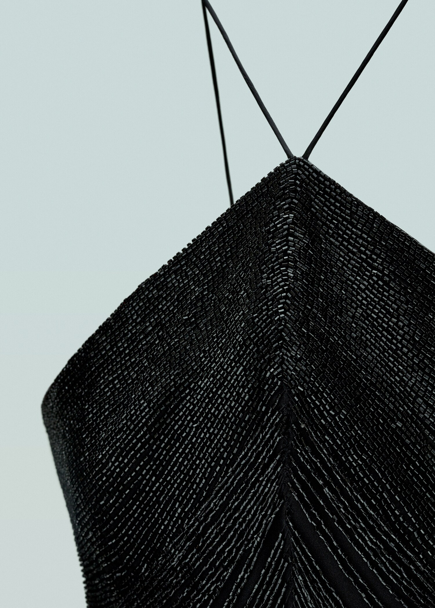 Neckholderkleid mit Pailletten - Detail des Artikels 8