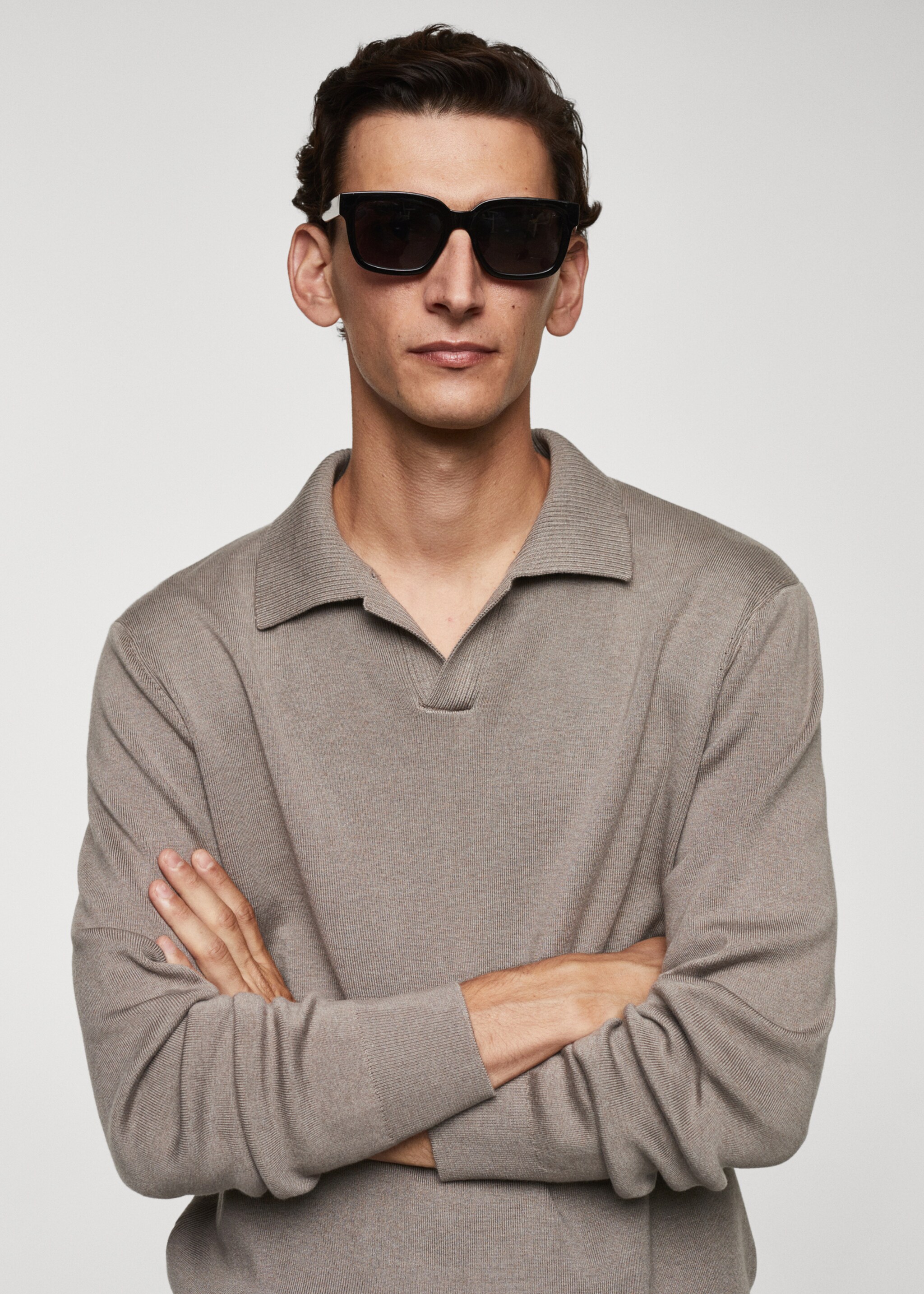 Polo collar wool sweater - Details of the article 1, Sand. Ref: 57089404-00.