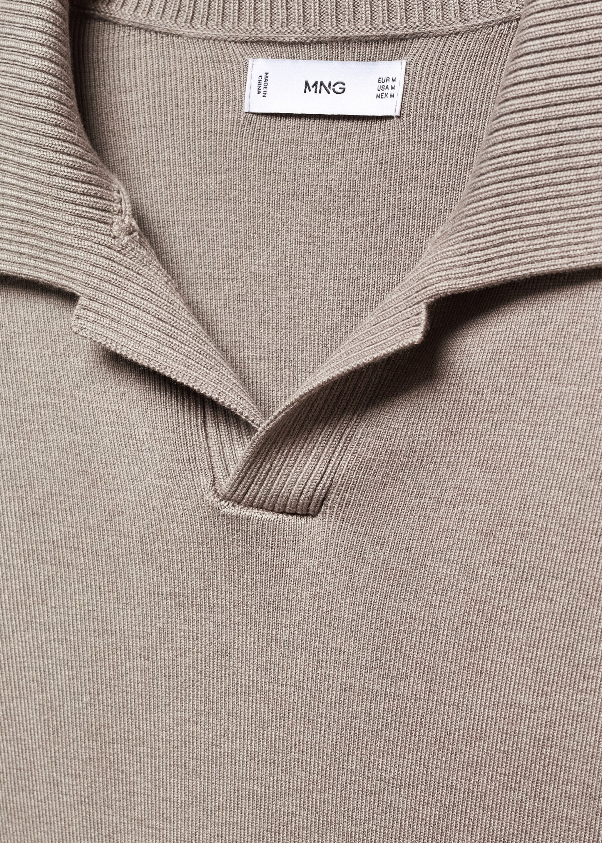Polo collar wool sweater - Details of the article 8, Sand. Ref: 57089404-00.
