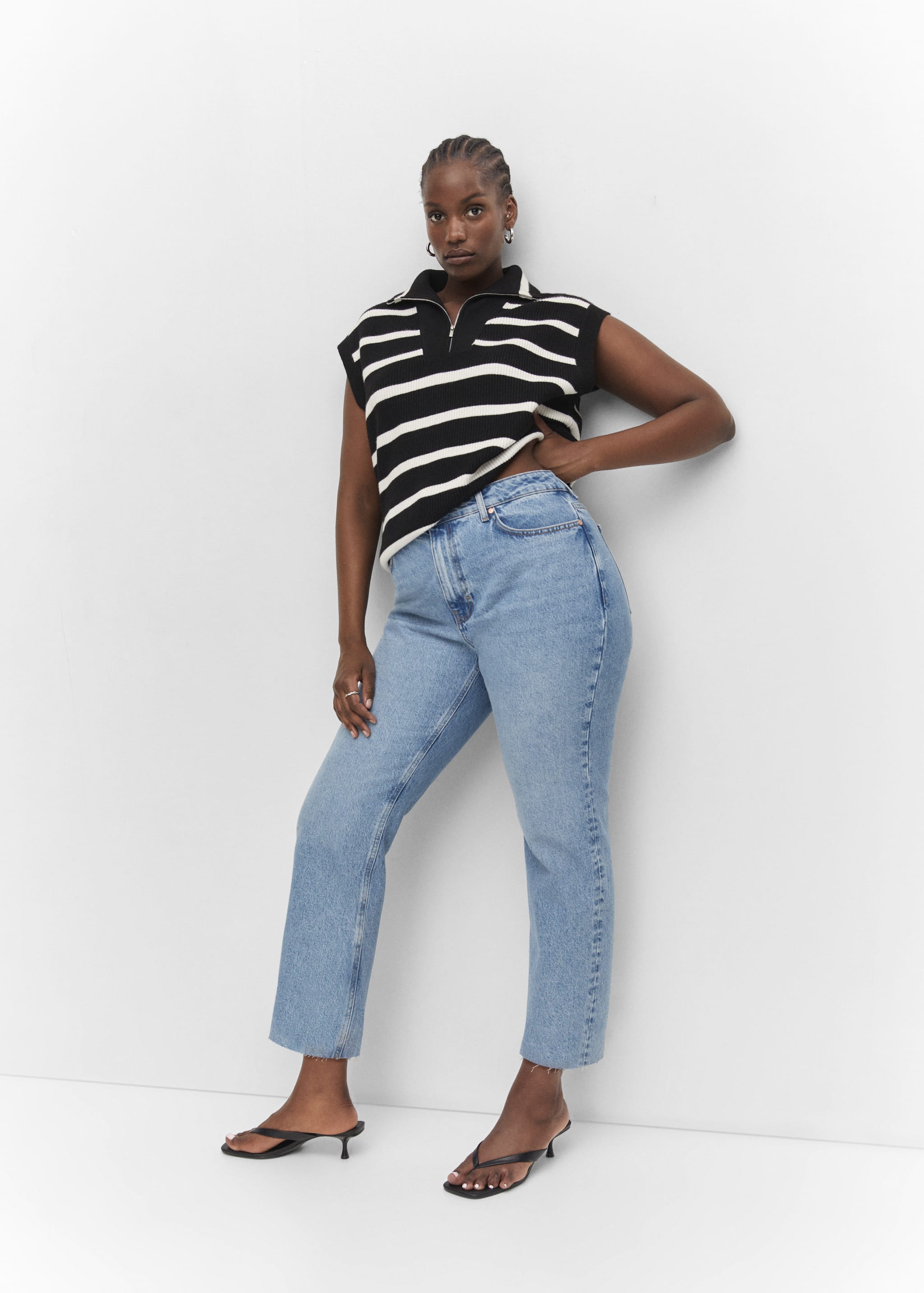 High waist straight jeans - Details of the article 4