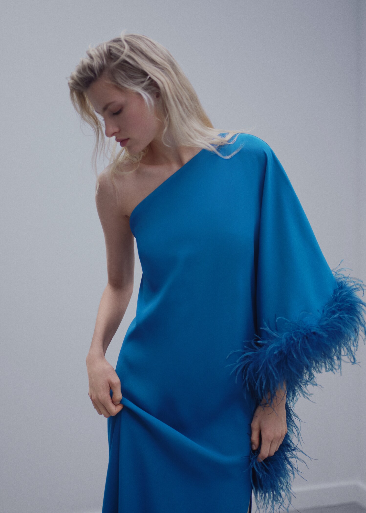 Asymmetric feather satin dress - Details of the article 1