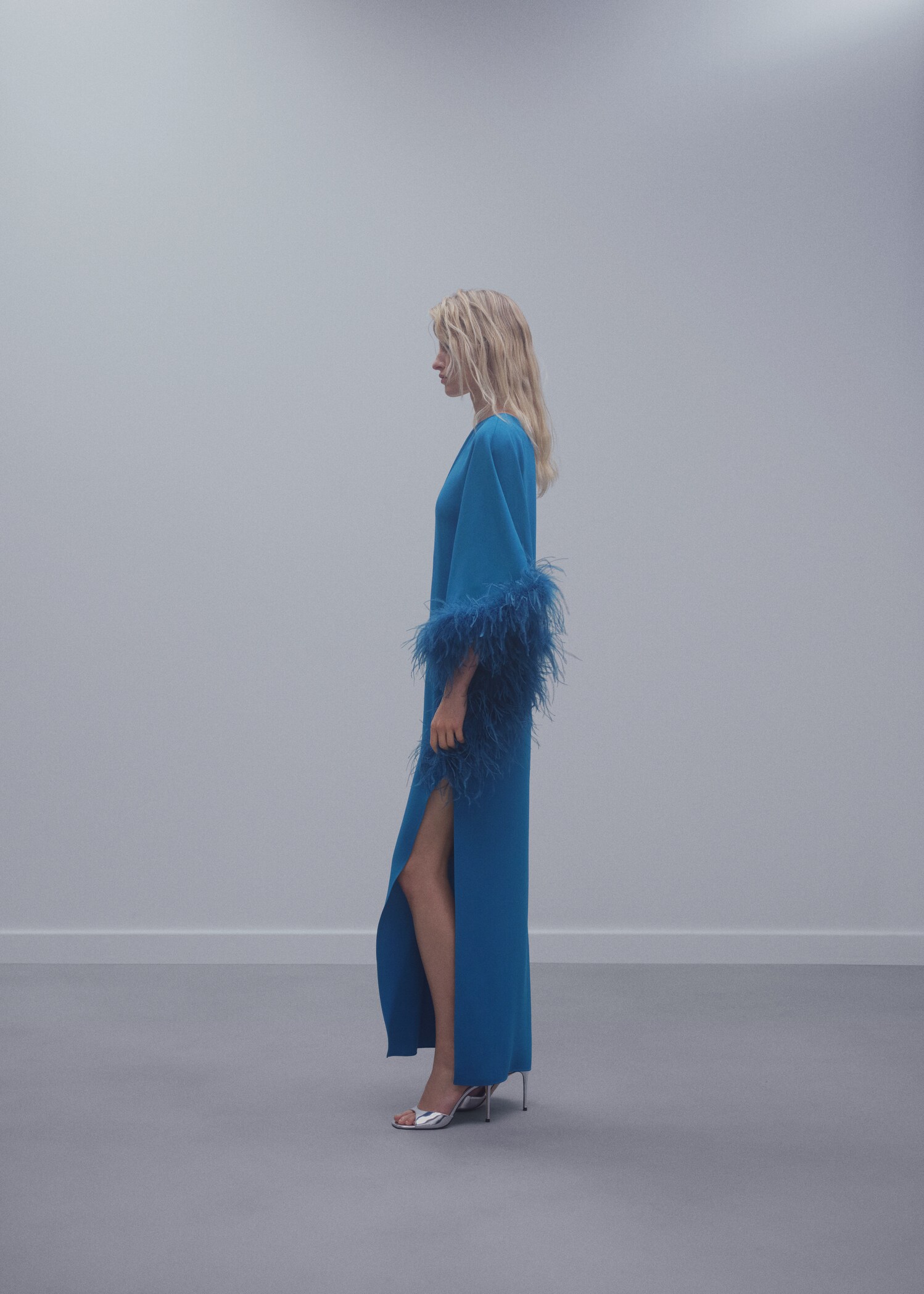 Asymmetric feather satin dress - Details of the article 2