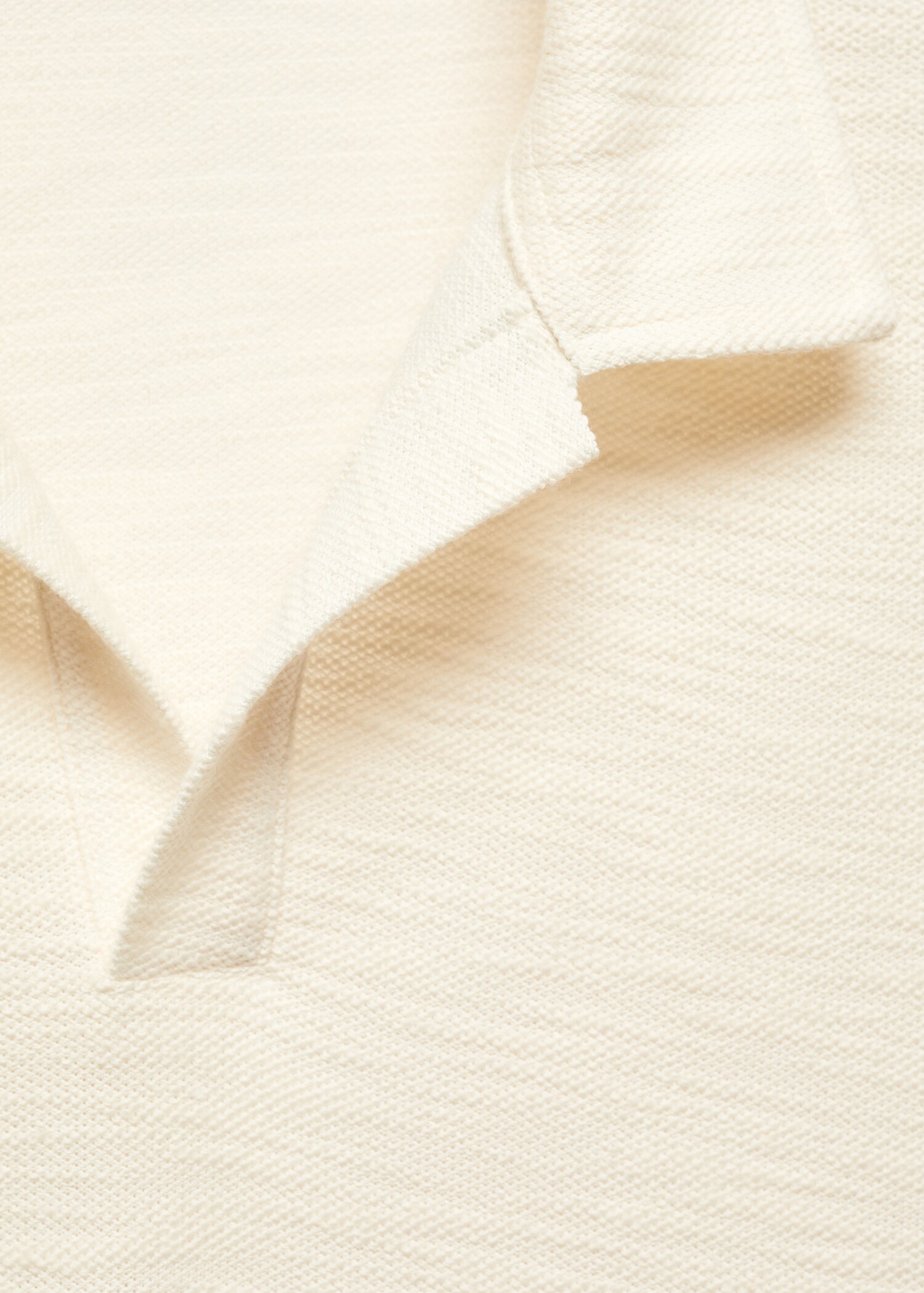 Strukturiertes Poloshirt mit Bowling-Kragen - Detail des Artikels 8