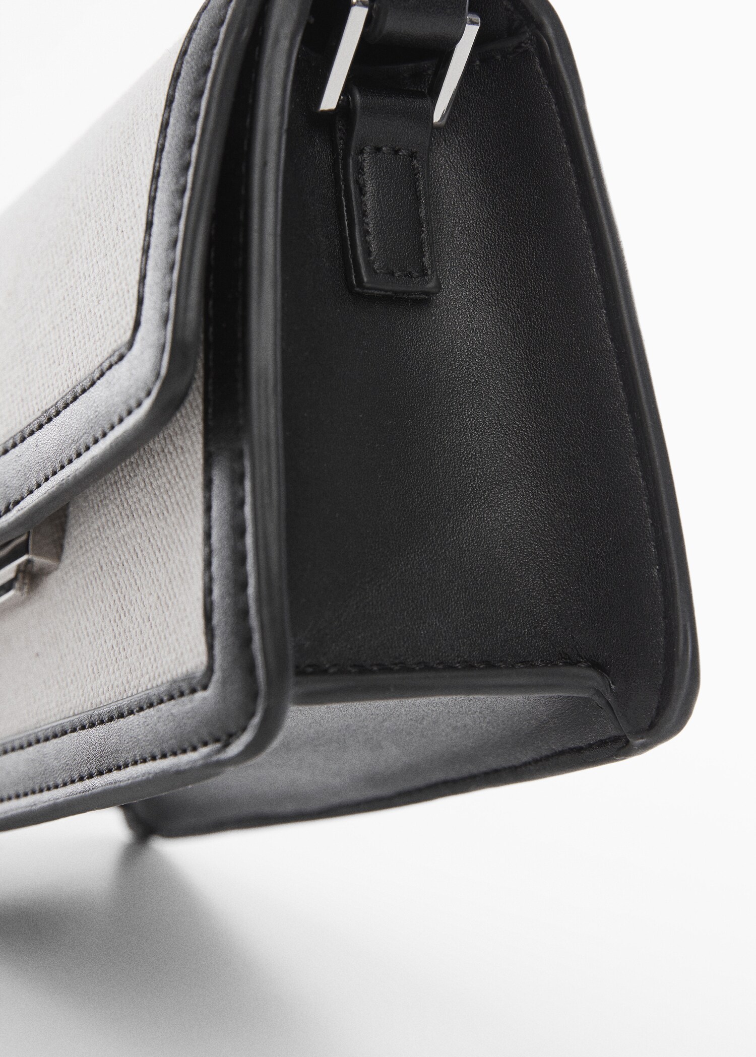 Textured bag with flap - Details of the article 1