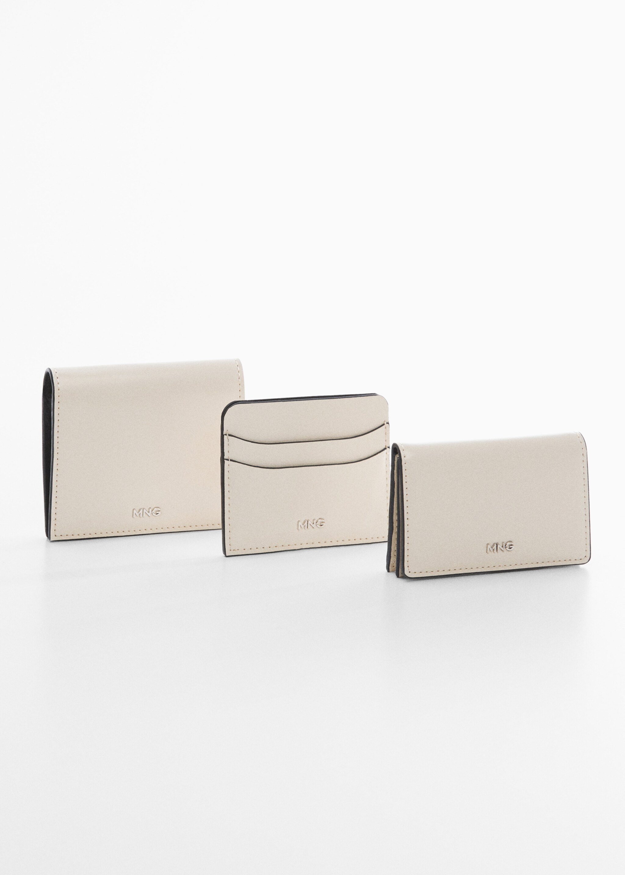 Kartenetui mit Logo in Relief-Prägung - Detail des Artikels 1, Cremeweiß. Ref: 57092510-00.