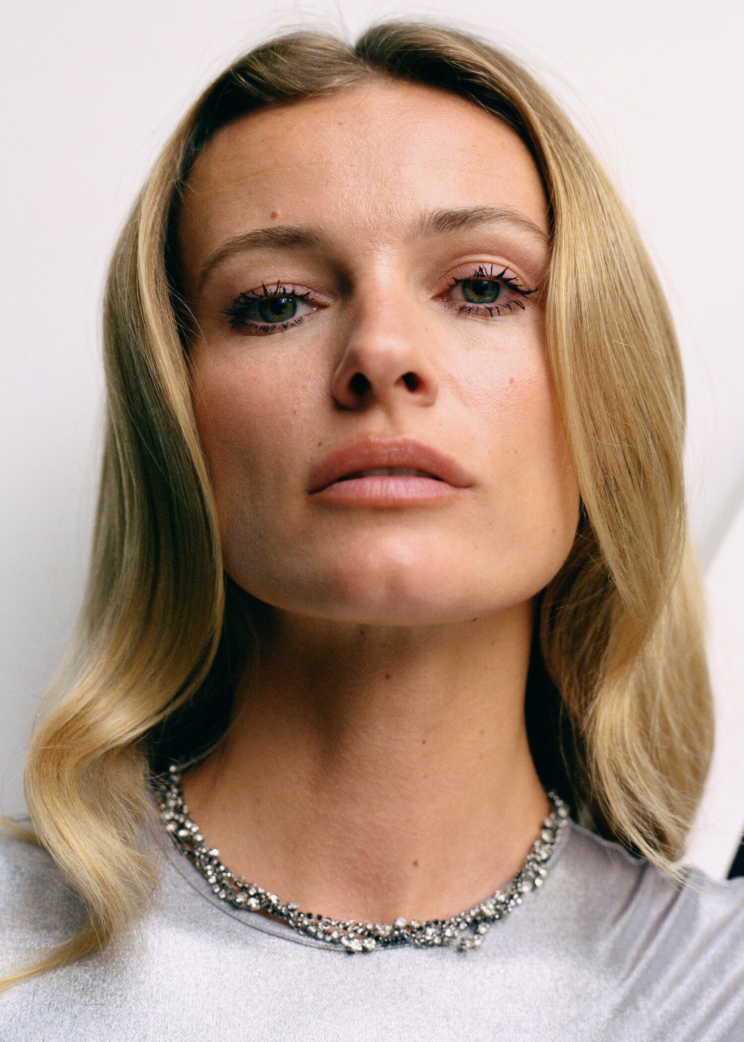 Rhinestone intertwined necklace - Details of the article 6