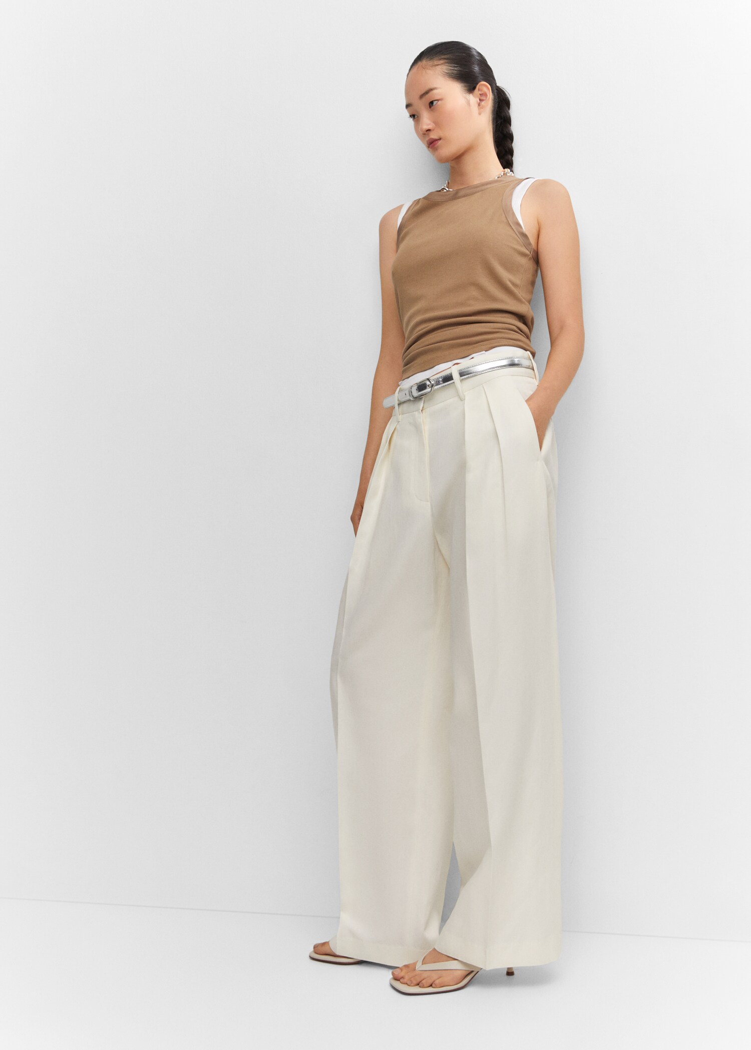 Wide-leg pleated pants - Details of the article 2