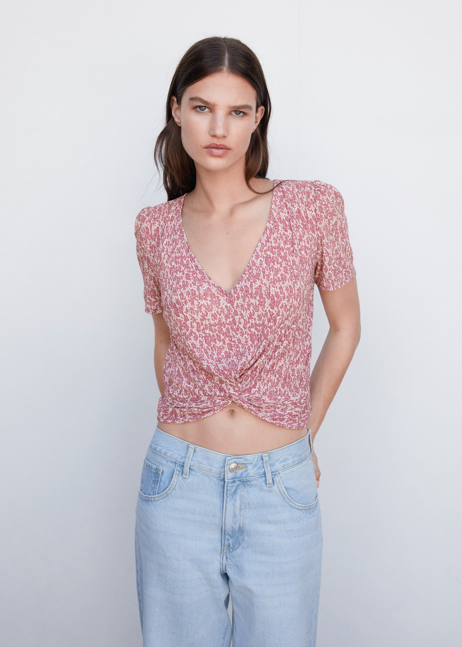 Blusa textura nudo - Plano medio