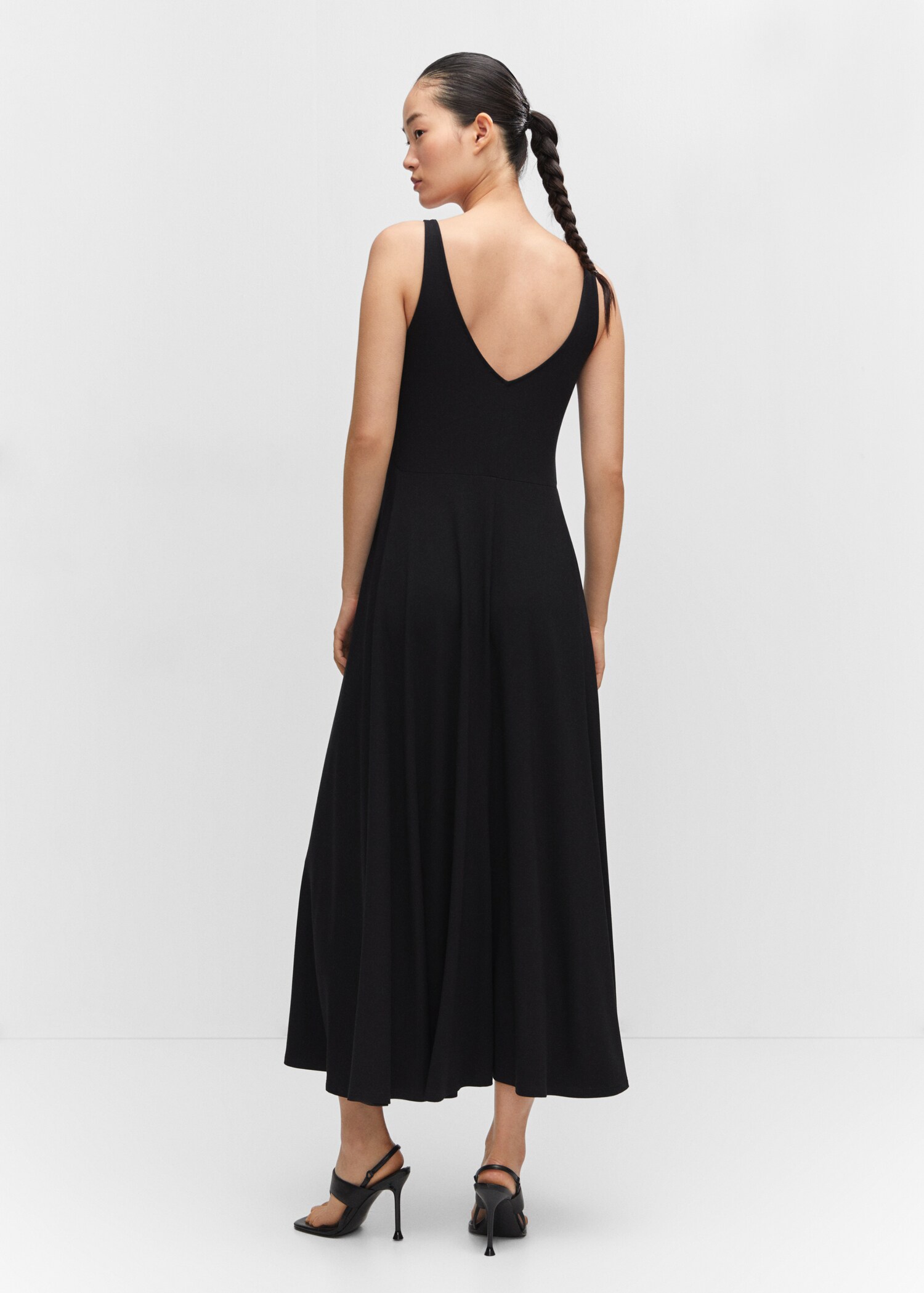 Strickkleid mit Knoten - Rückseite des Artikels