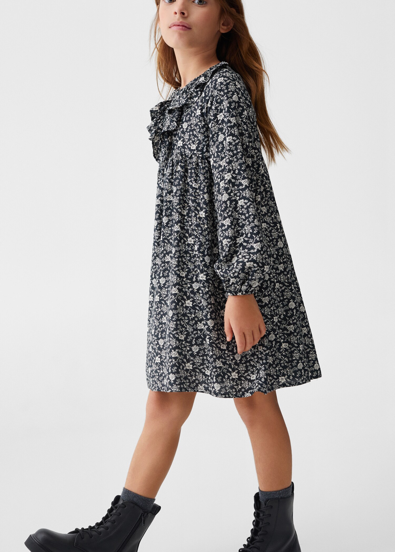 Vestido estampado volantes - Plano medio