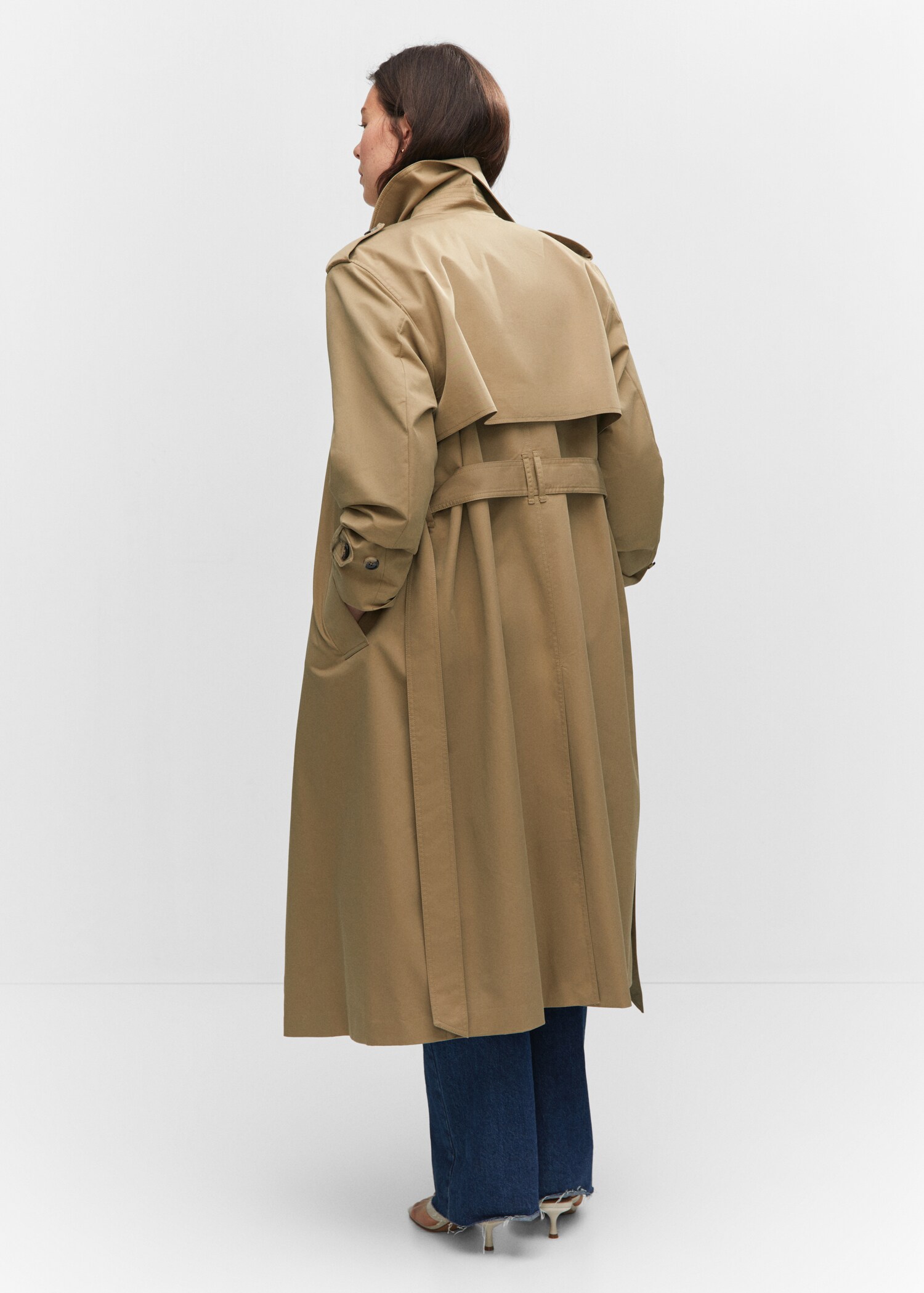 Double-breasted trench coat - Details of the article 4
