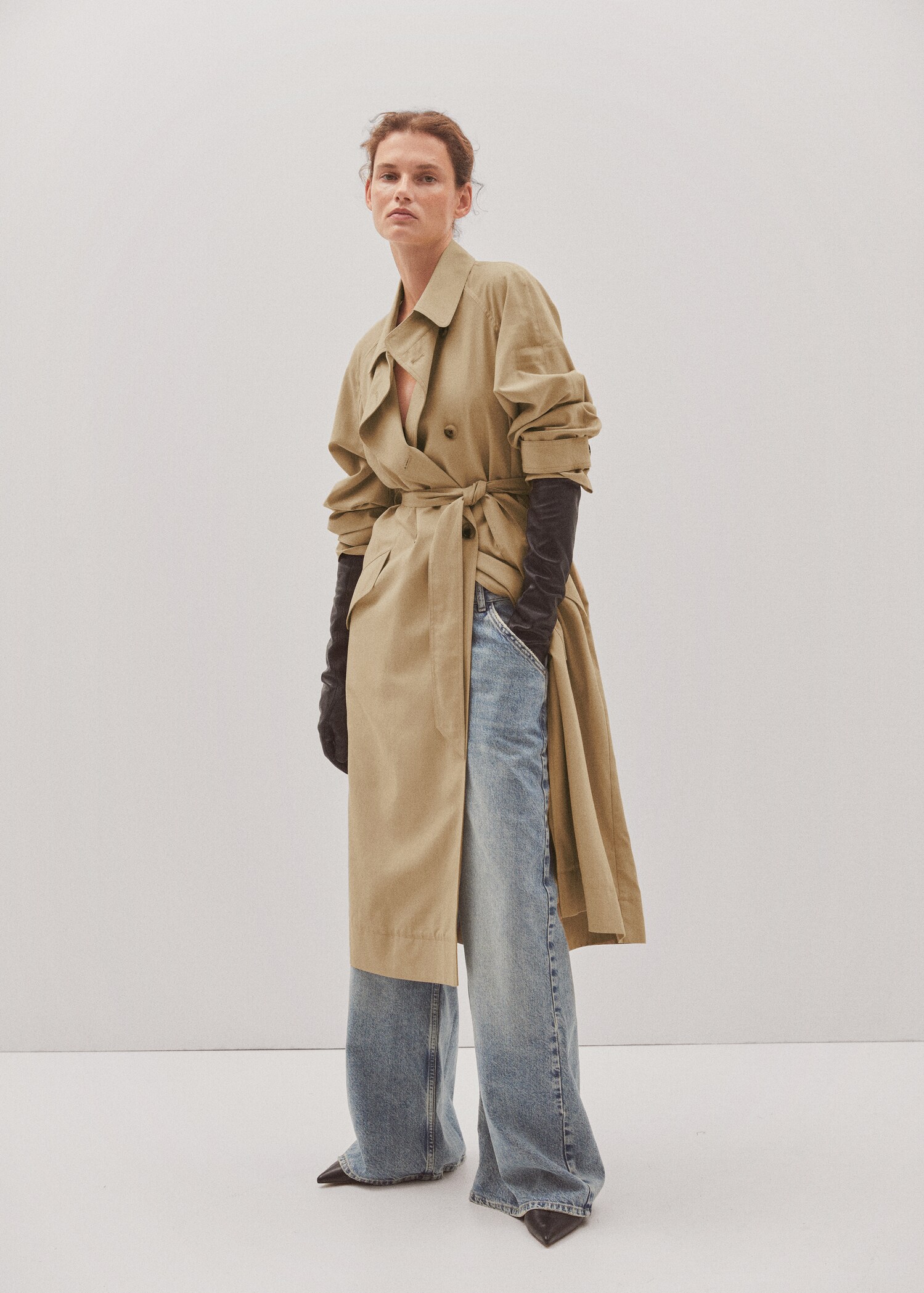 Double-breasted trench coat - Details of the article 9