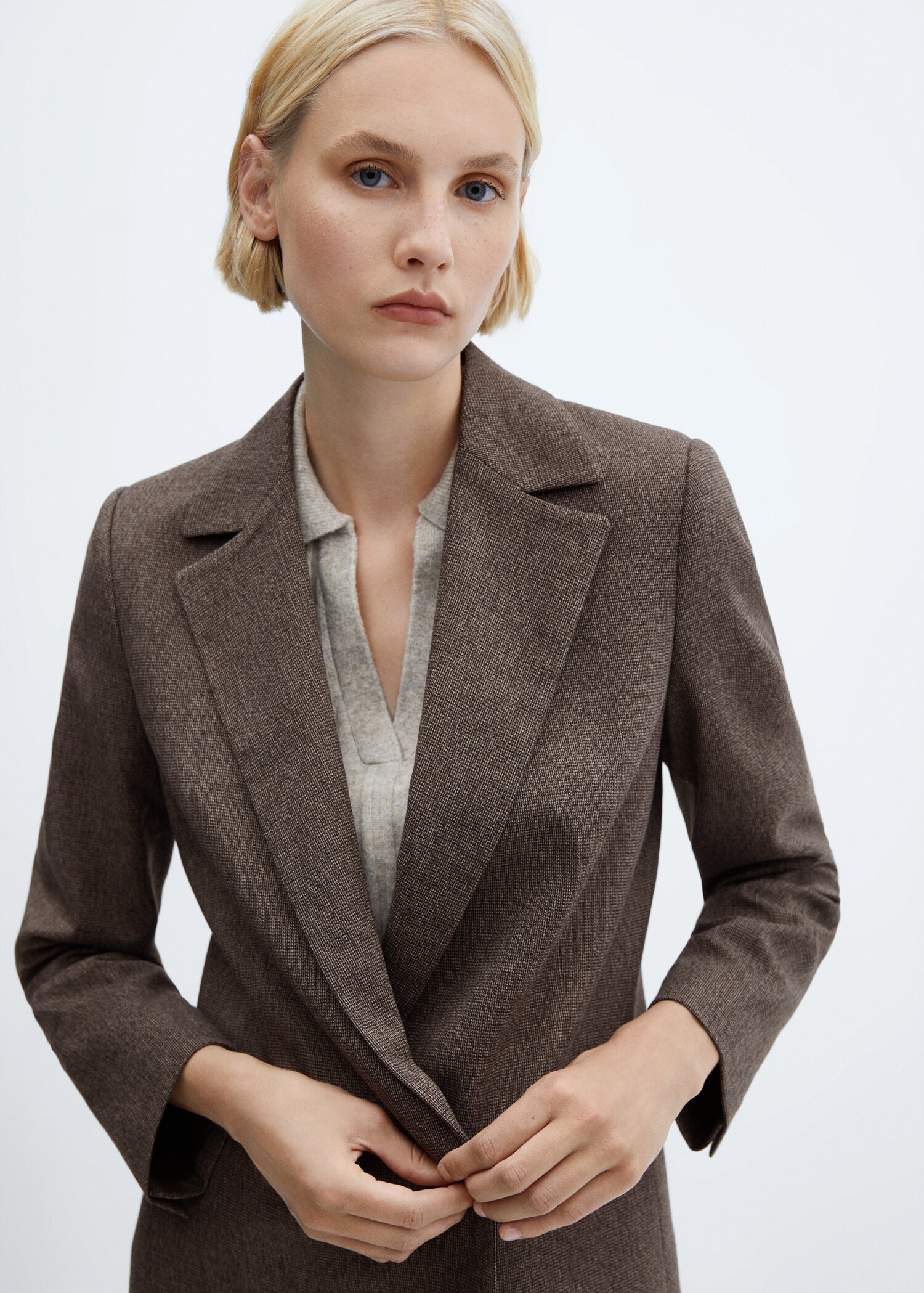 Double-breasted blazer with button - Details of the article 1