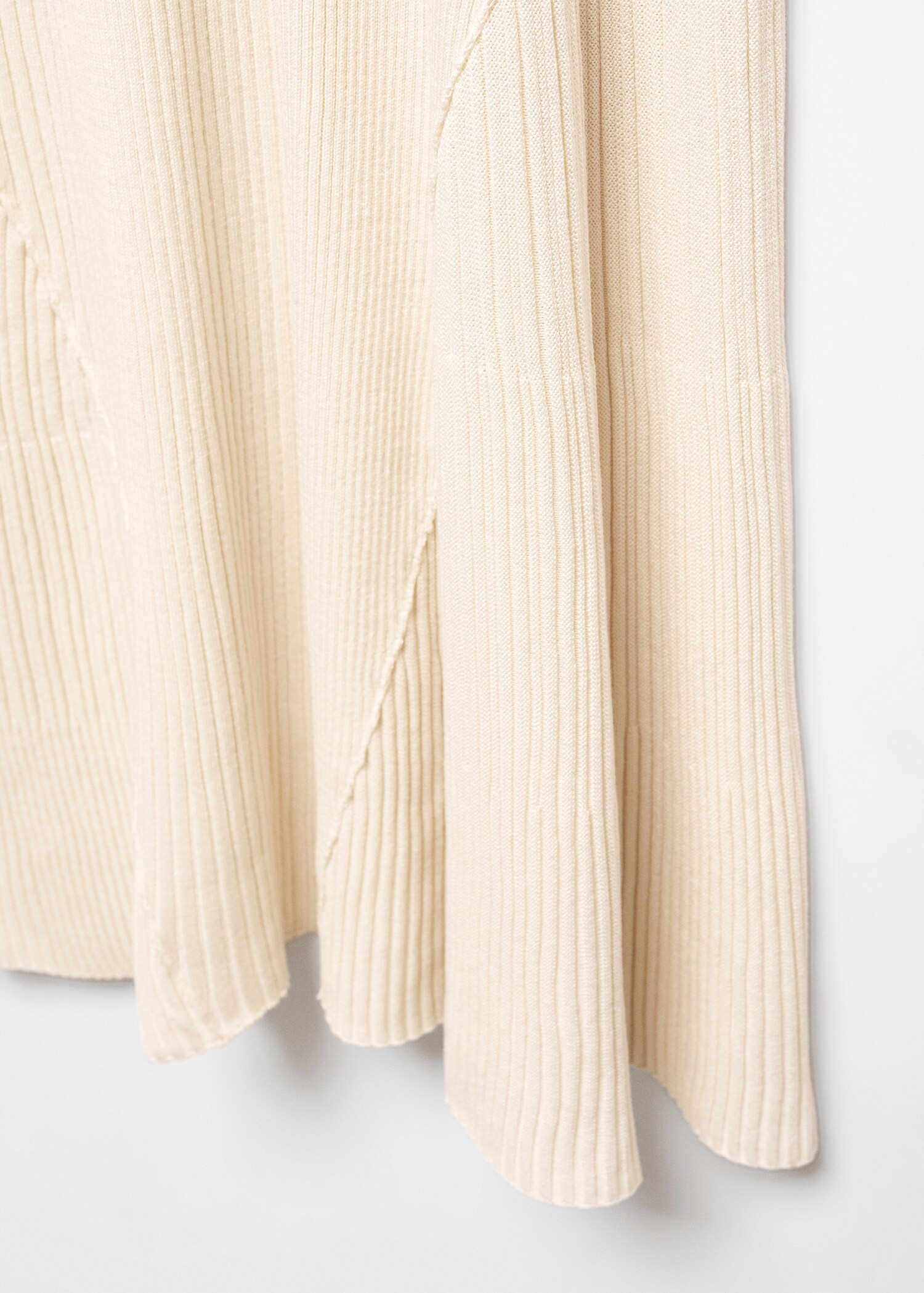 Strickkleid mit Nahtdetails - Detail des Artikels 8