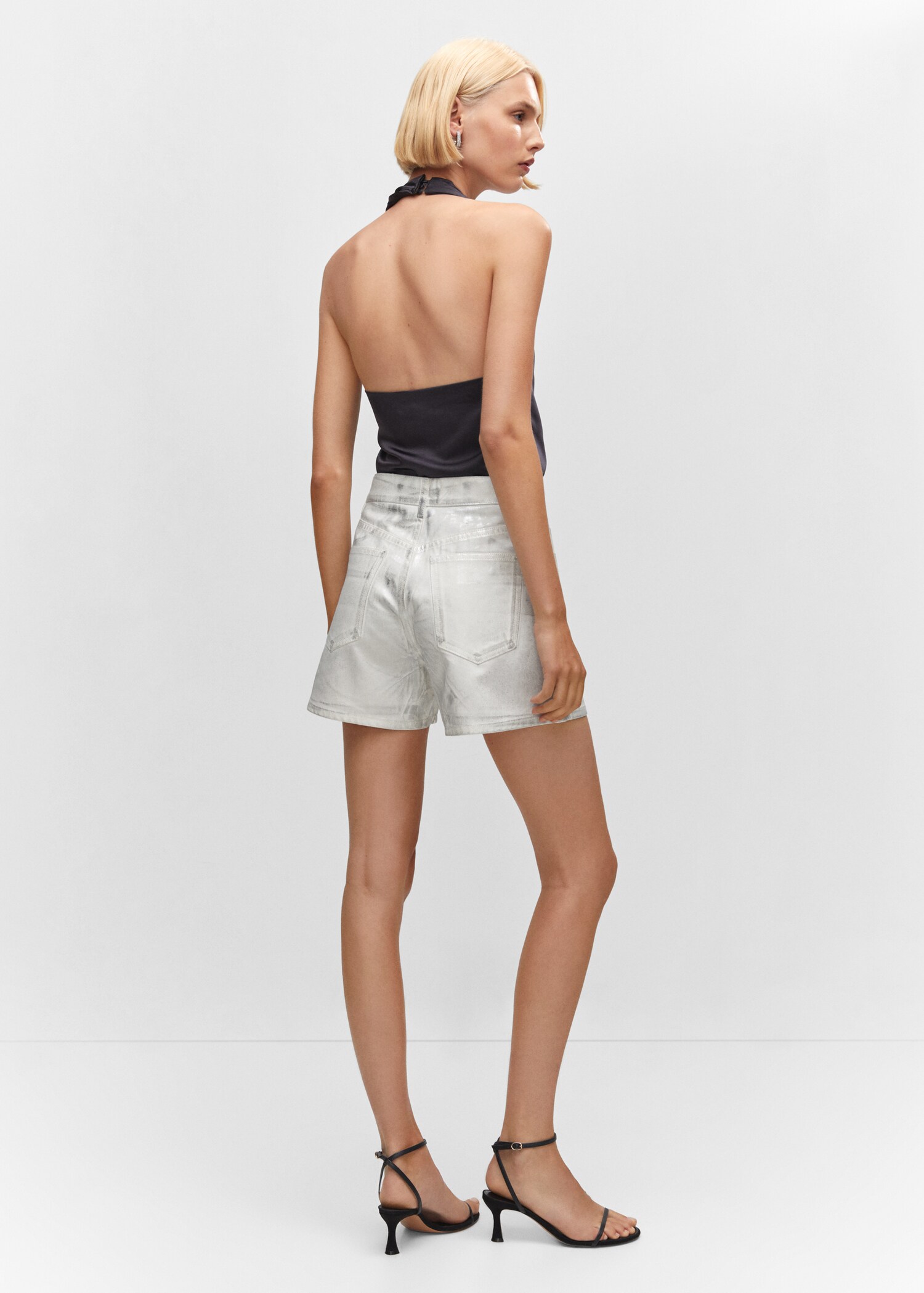 Metallisierte Jeans-Shorts - Rückseite des Artikels