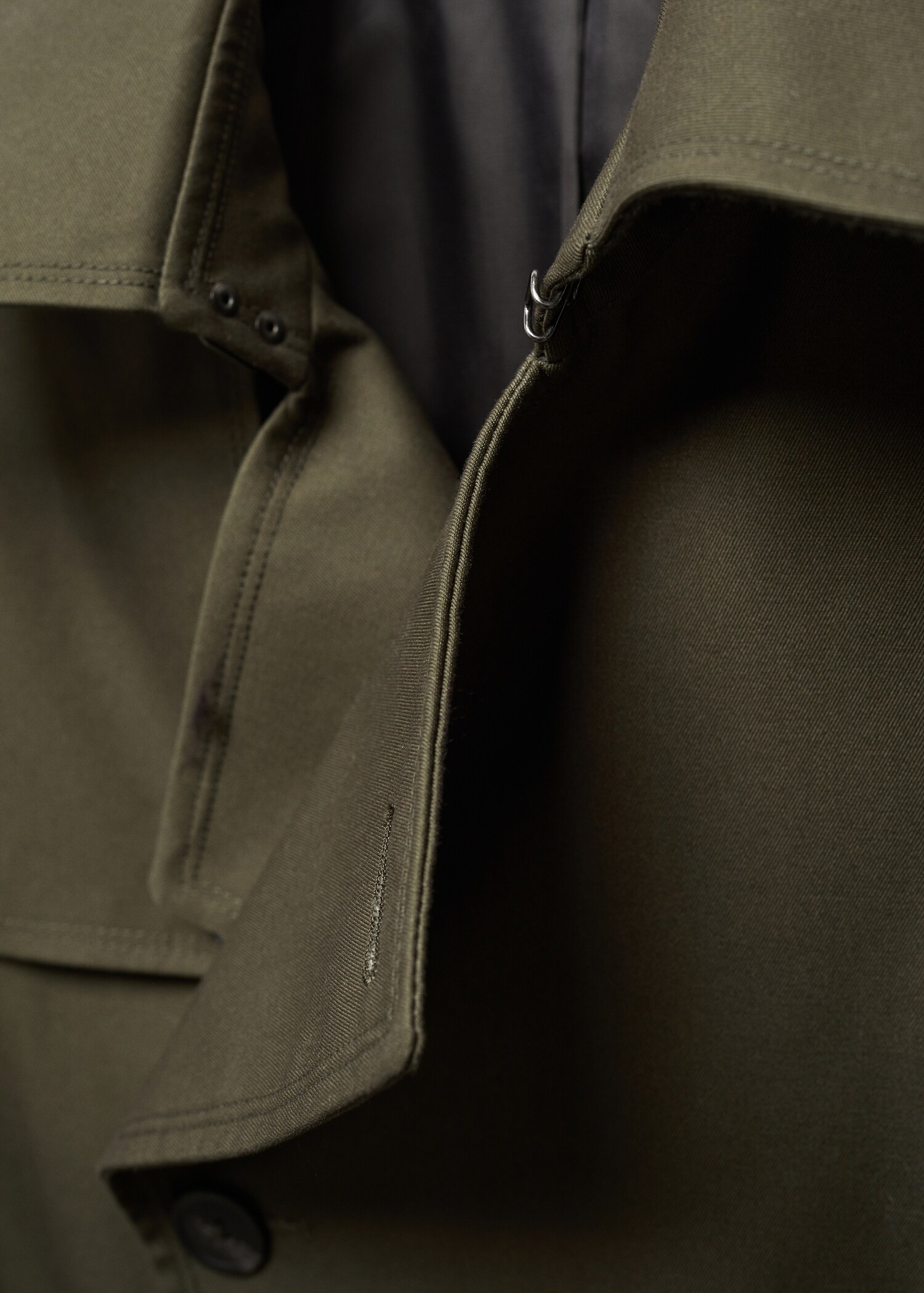 Classic water-repellent trench coat - Details of the article 8